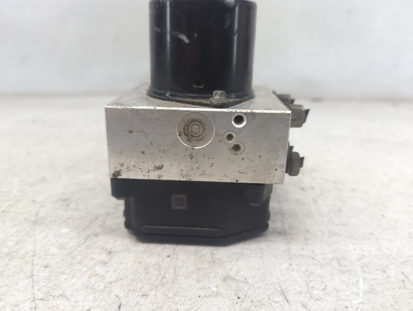 2013-2016 Chevrolet Malibu ABS Pump Control Module Replacement Fits Fits 2012 2013 2014 2015 2016 OEM Used Auto Parts - Oemu