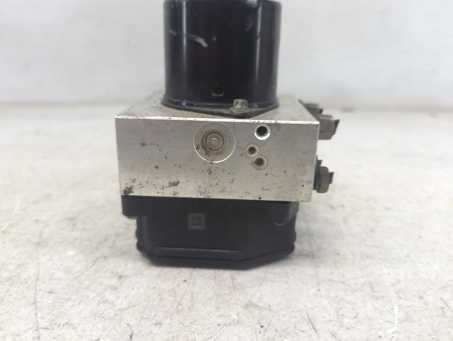 2013-2016 Chevrolet Malibu ABS Pump Control Module Replacement Fits Fits 2012 2013 2014 2015 2016 OEM Used Auto Parts - Oemu