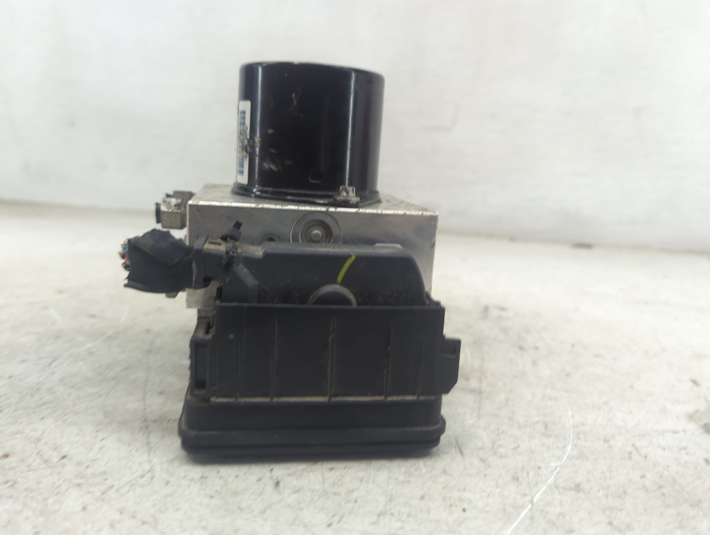 2013-2016 Chevrolet Malibu ABS Pump Control Module Replacement Fits Fits 2012 2013 2014 2015 2016 OEM Used Auto Parts - Oemu