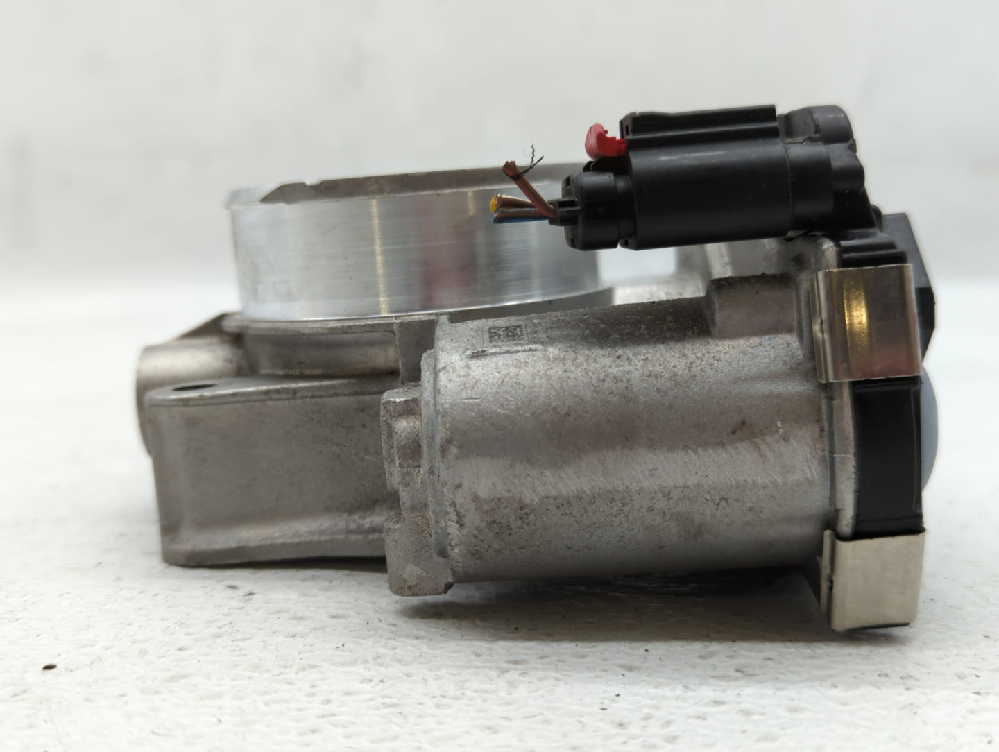 2013-2015 Chevrolet Malibu Throttle Body P/N:12627217DA Fits Fits 2013 2014 2015 2017 2018 2019 2020 OEM Used Auto Parts - O