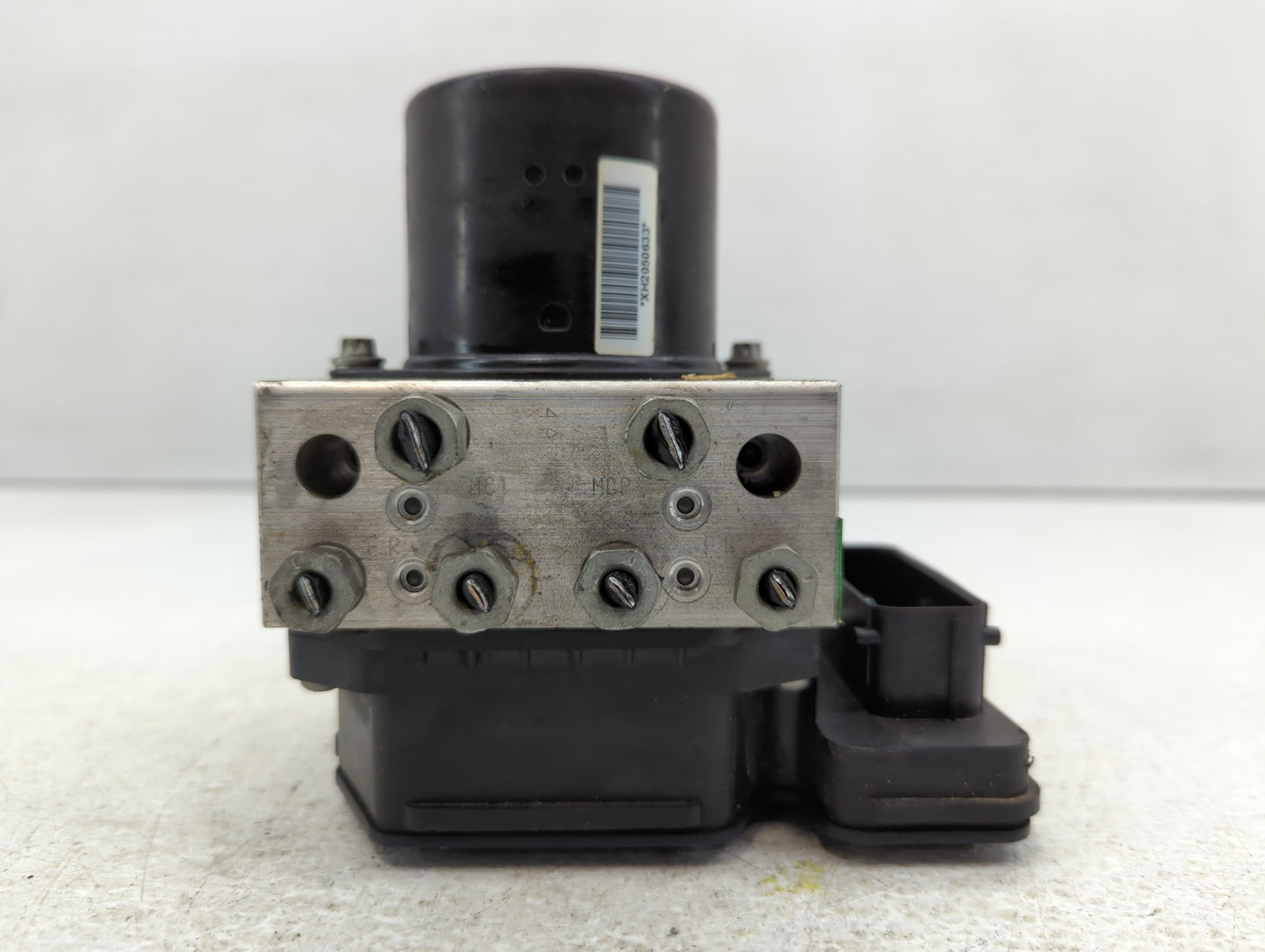 2013-2016 Chevrolet Malibu ABS Pump Control Module Replacement P/N:22863598 Fits Fits 2012 2013 2014 2015 2016 OEM Used Auto