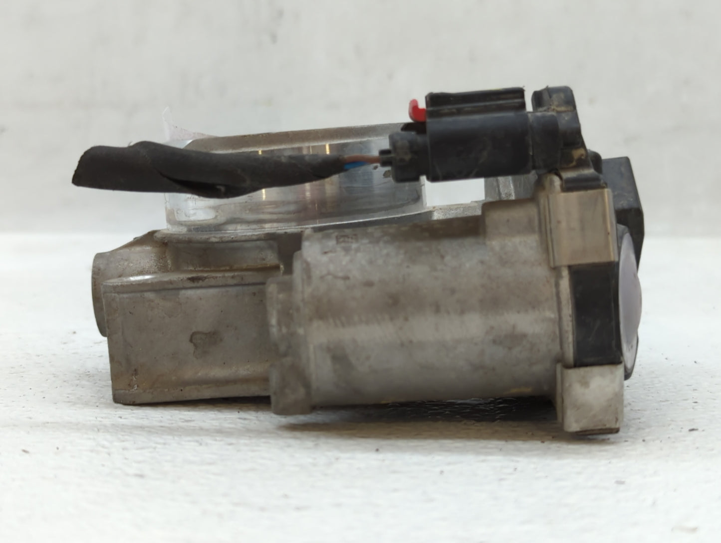 2013-2015 Chevrolet Malibu Throttle Body P/N:12627217DA Fits Fits 2013 2014 2015 2017 2018 2019 2020 OEM Used Auto Parts - O