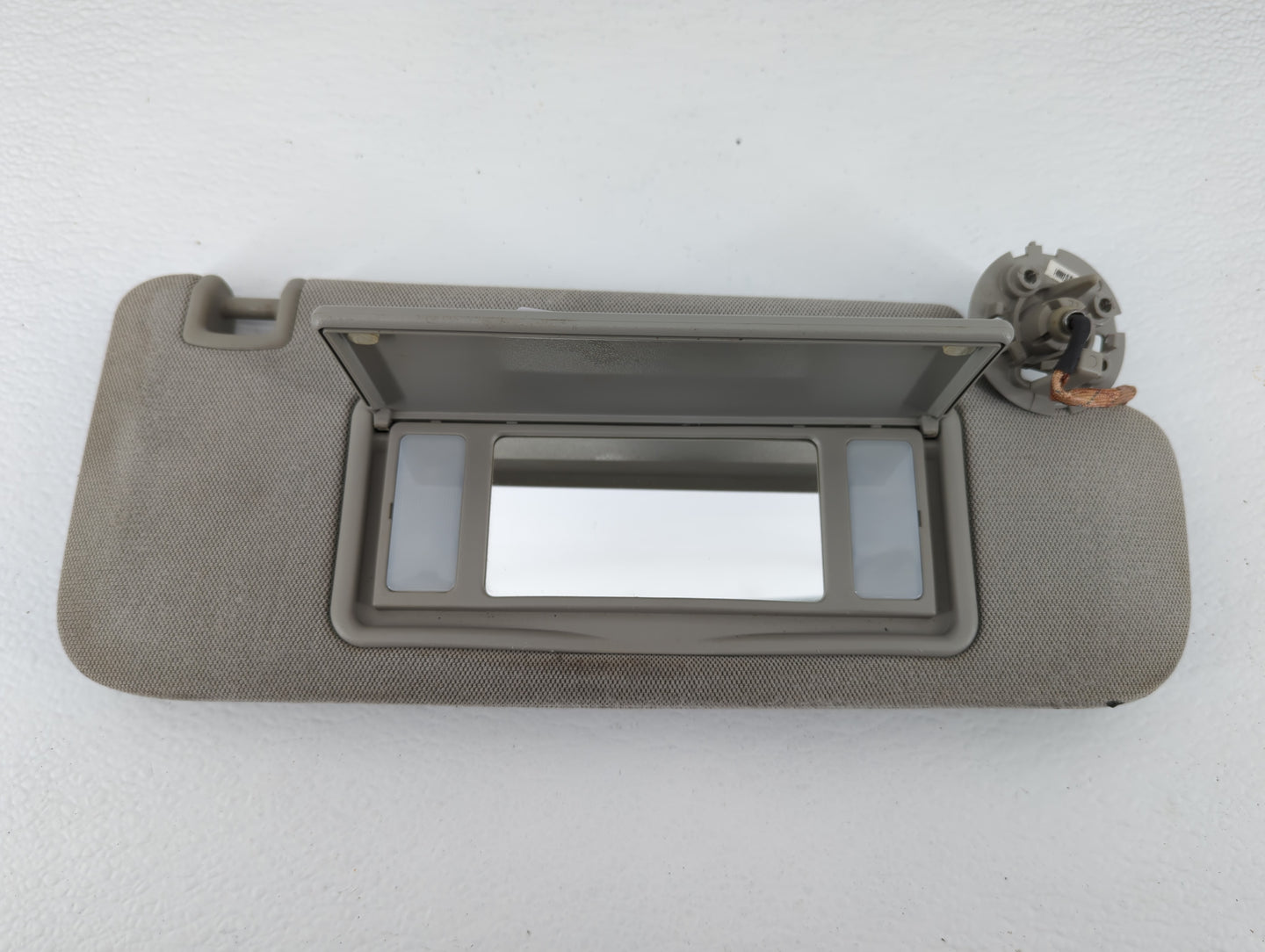 2013-2016 Chevrolet Malibu Sun Visor Shade Replacement Passenger Right Mirror Fits Fits 2013 2014 2015 2016 OEM Used Auto Pa