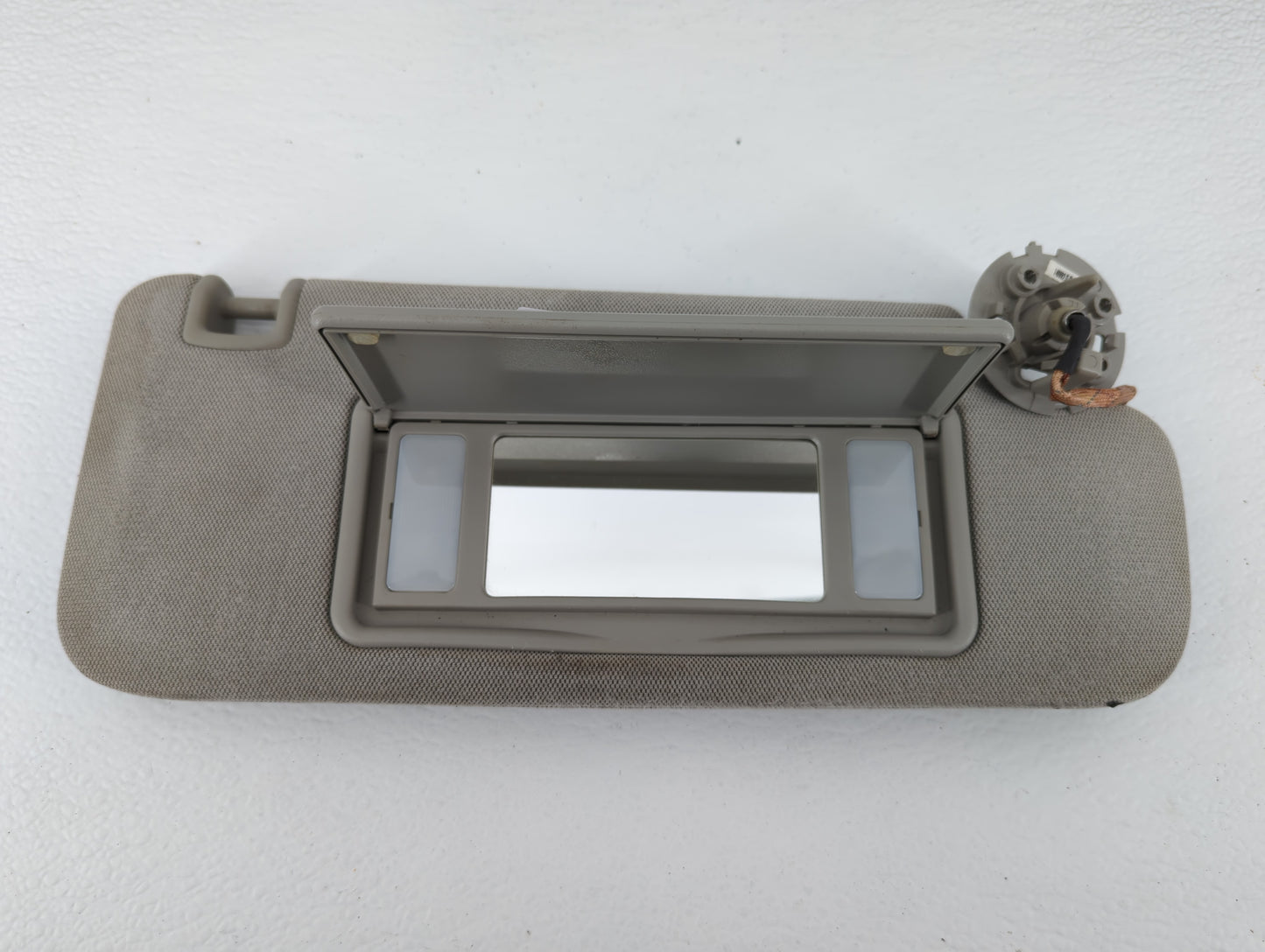 2013-2016 Chevrolet Malibu Sun Visor Shade Replacement Passenger Right Mirror Fits Fits 2013 2014 2015 2016 OEM Used Auto Pa