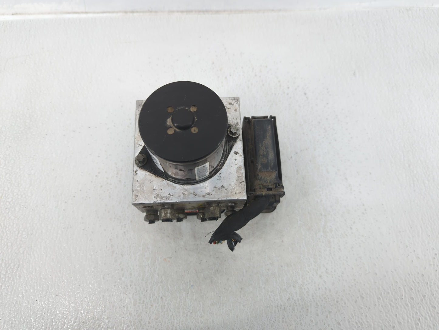 2013-2016 Chevrolet Malibu ABS Pump Control Module Replacement P/N:22863598 Fits Fits 2012 2013 2014 2015 2016 OEM Used Auto