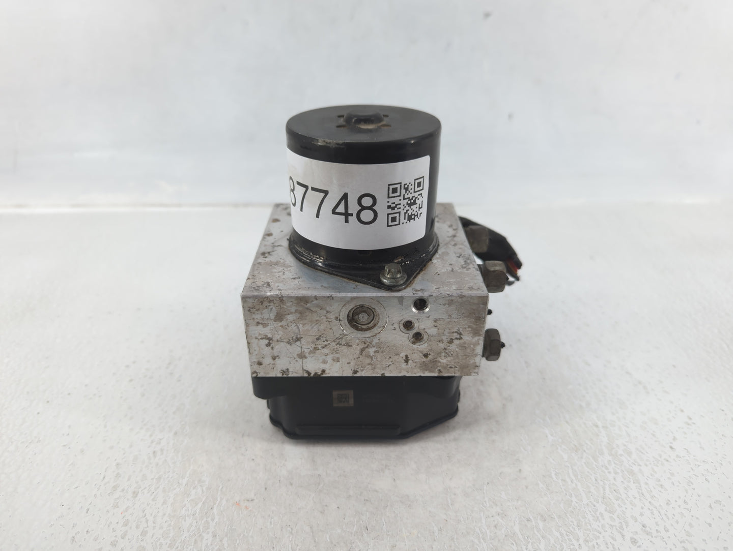 2013-2016 Chevrolet Malibu ABS Pump Control Module Replacement P/N:22863598 Fits Fits 2012 2013 2014 2015 2016 OEM Used Auto