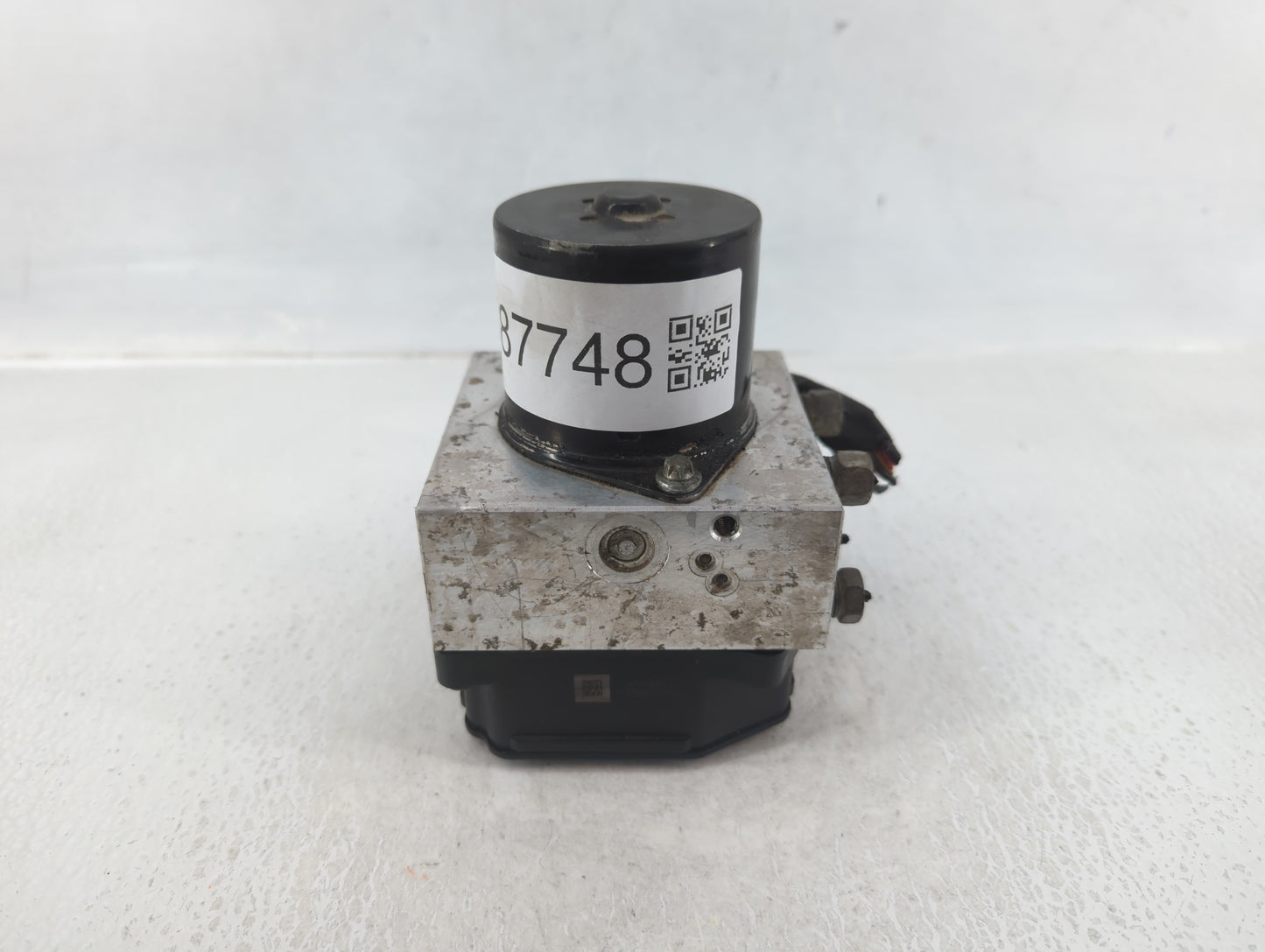 2013-2016 Chevrolet Malibu ABS Pump Control Module Replacement P/N:22863598 Fits Fits 2012 2013 2014 2015 2016 OEM Used Auto