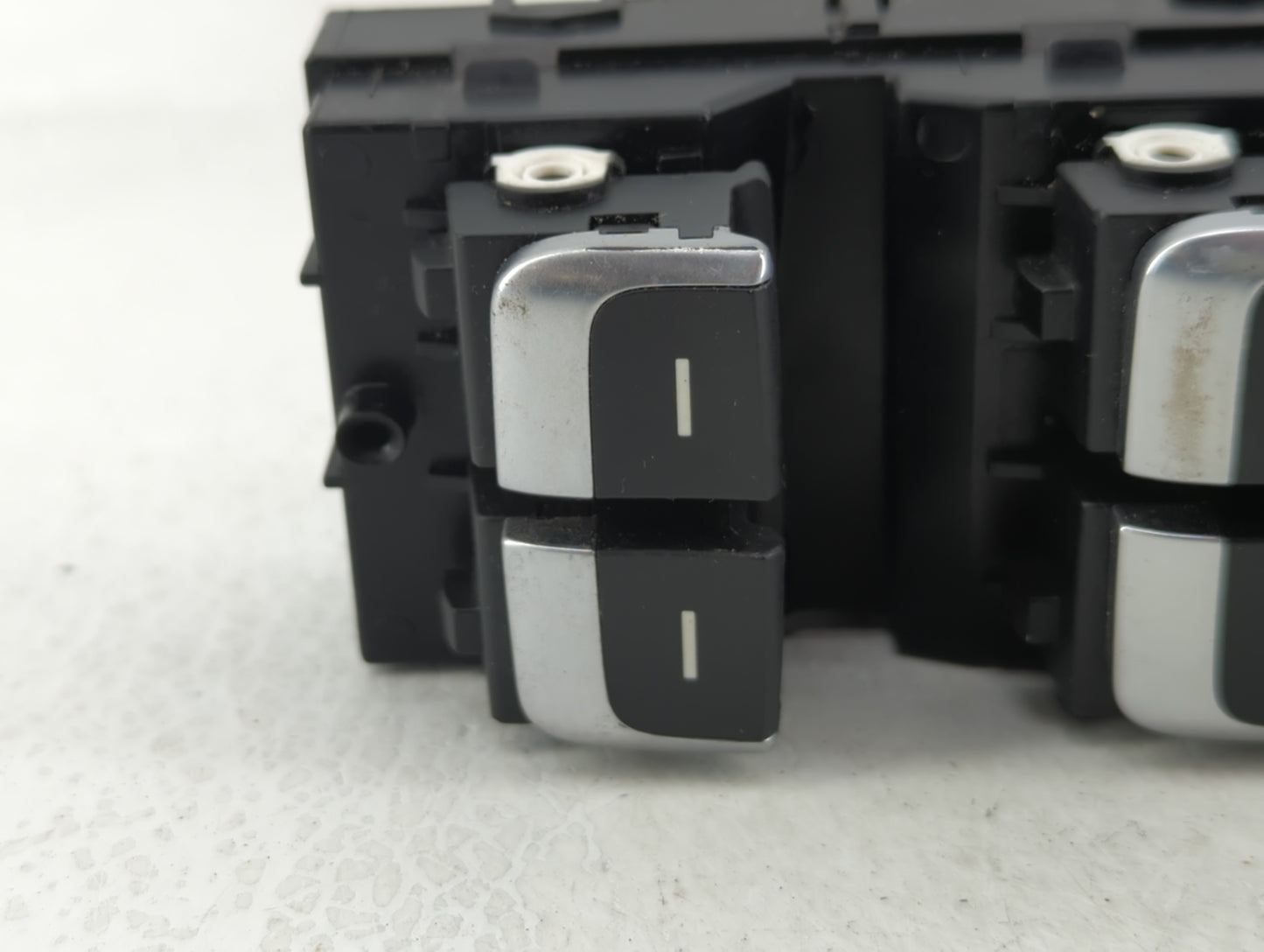 2015 Chevrolet Malibu Master Power Window Switch Replacement Driver Side Left P/N:93570-D9300 T5R0734 Fits OEM Used Auto Par