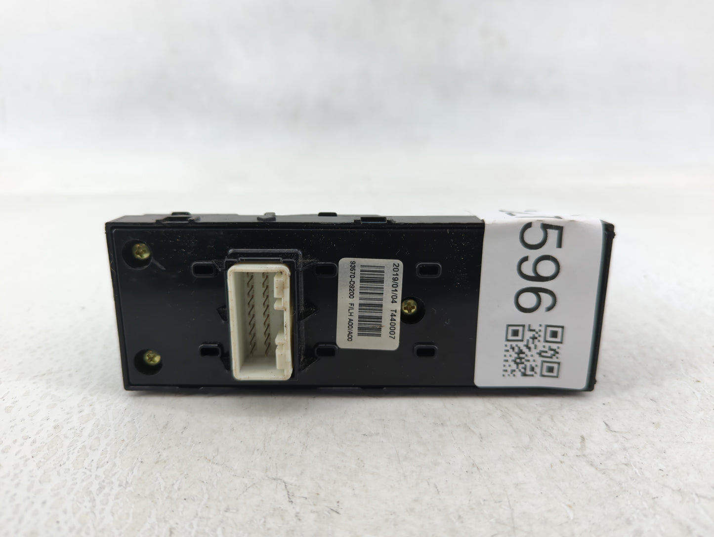 2015 Chevrolet Malibu Master Power Window Switch Replacement Driver Side Left P/N:93570-D9300 T5R0734 Fits OEM Used Auto Par