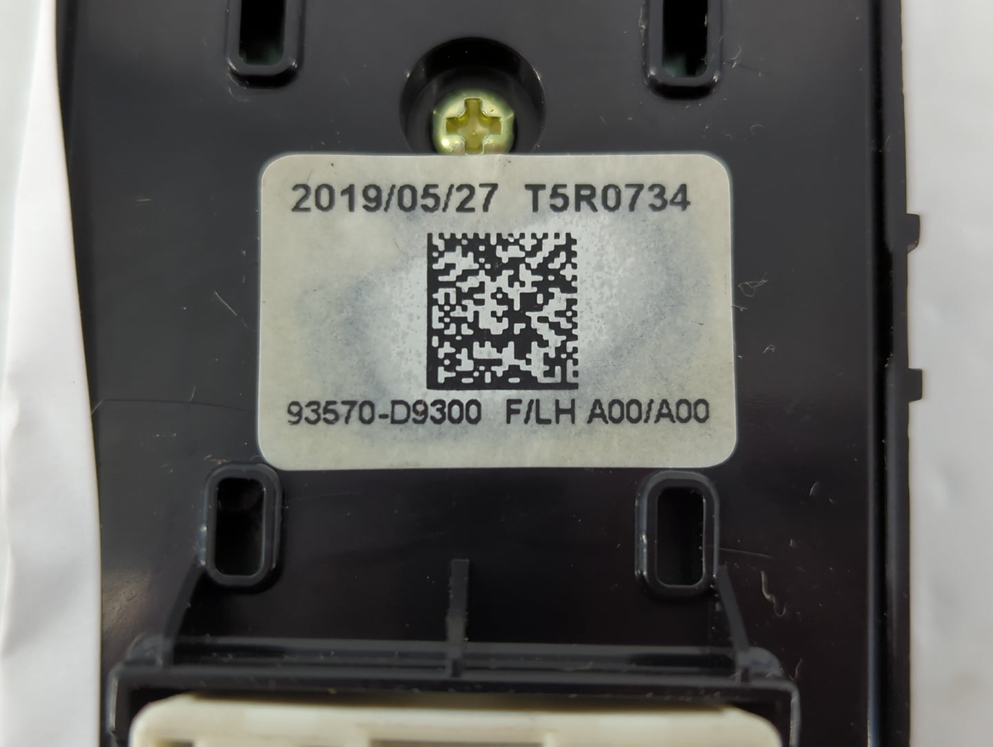 2015 Chevrolet Malibu Master Power Window Switch Replacement Driver Side Left P/N:93570-D9300 T5R0734 Fits OEM Used Auto Par