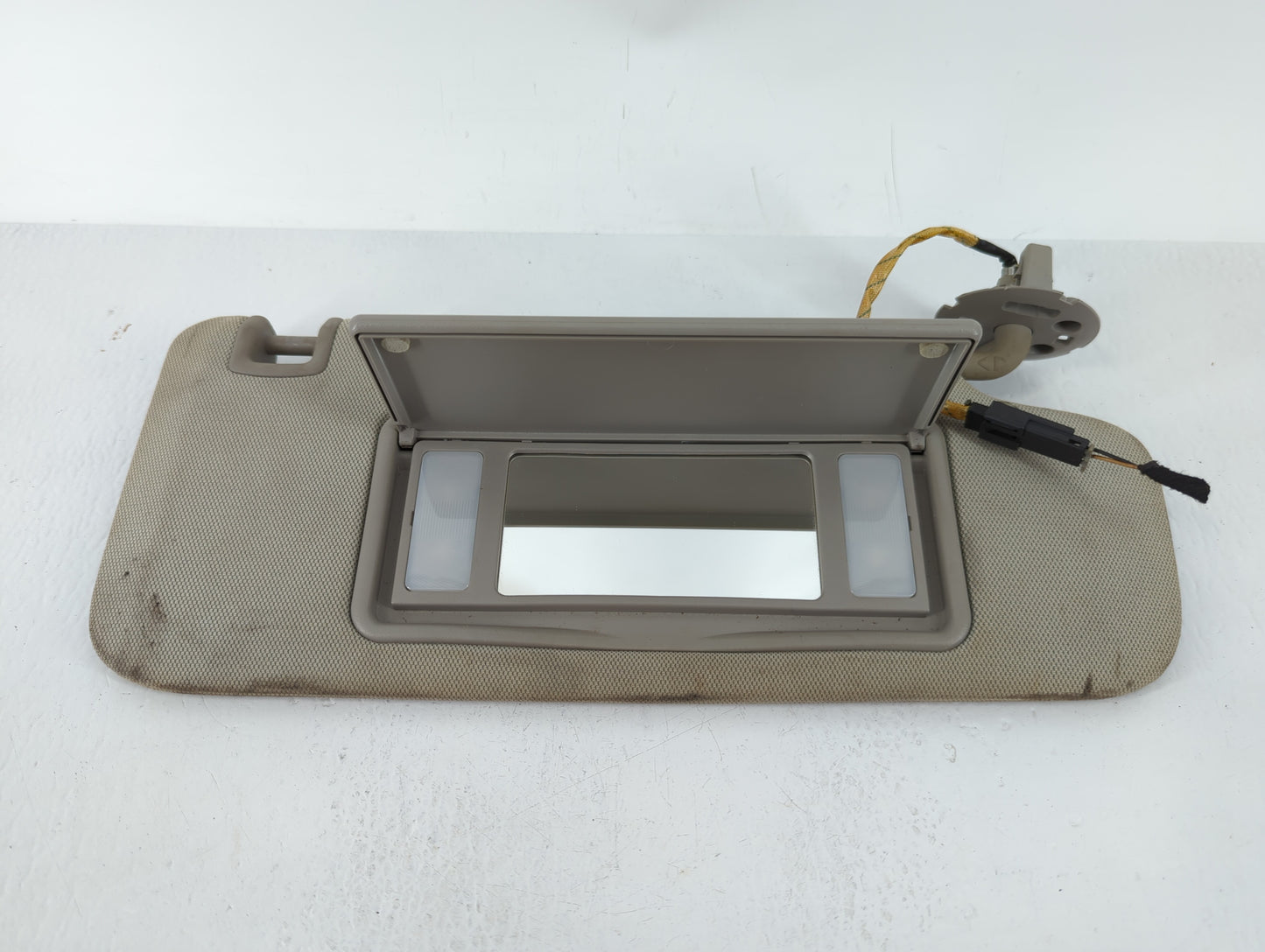 2013-2016 Chevrolet Malibu Sun Visor Shade Replacement Driver Left Mirror Fits Fits 2013 2014 2015 2016 OEM Used Auto Parts 