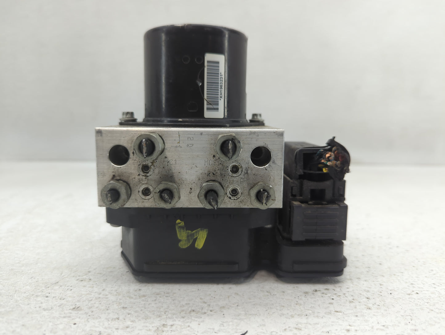 2013-2016 Chevrolet Malibu ABS Pump Control Module Replacement P/N:22863598 Fits Fits 2012 2013 2014 2015 2016 OEM Used Auto