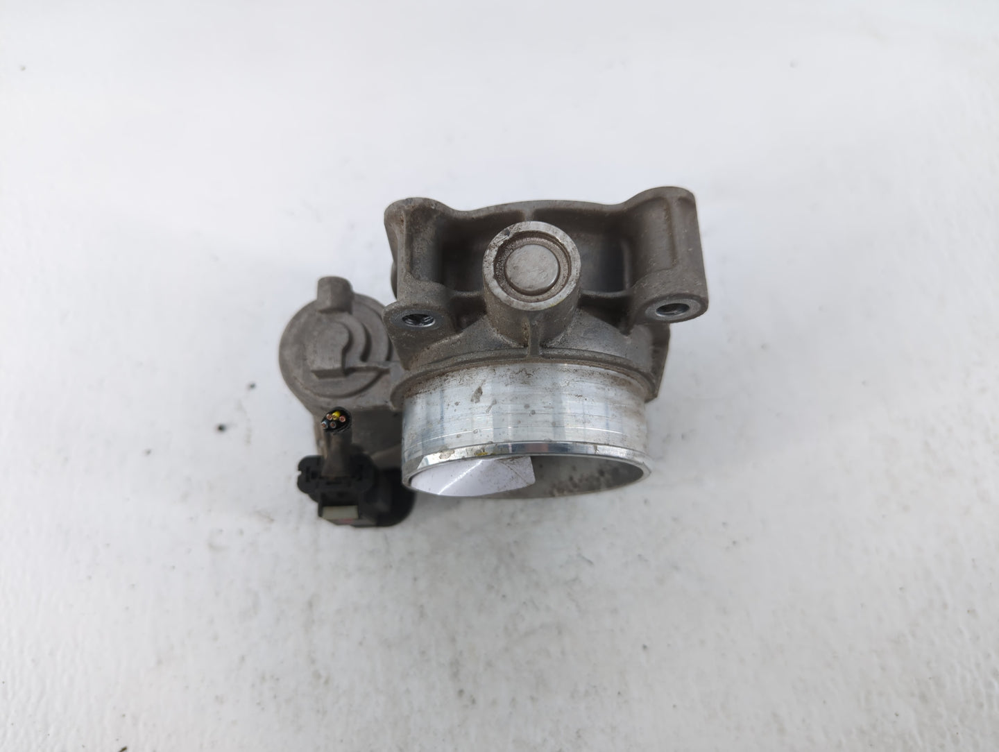 2013-2015 Chevrolet Malibu Throttle Body P/N:12627217DA Fits Fits 2013 2014 2015 2017 2018 2019 2020 OEM Used Auto Parts - O