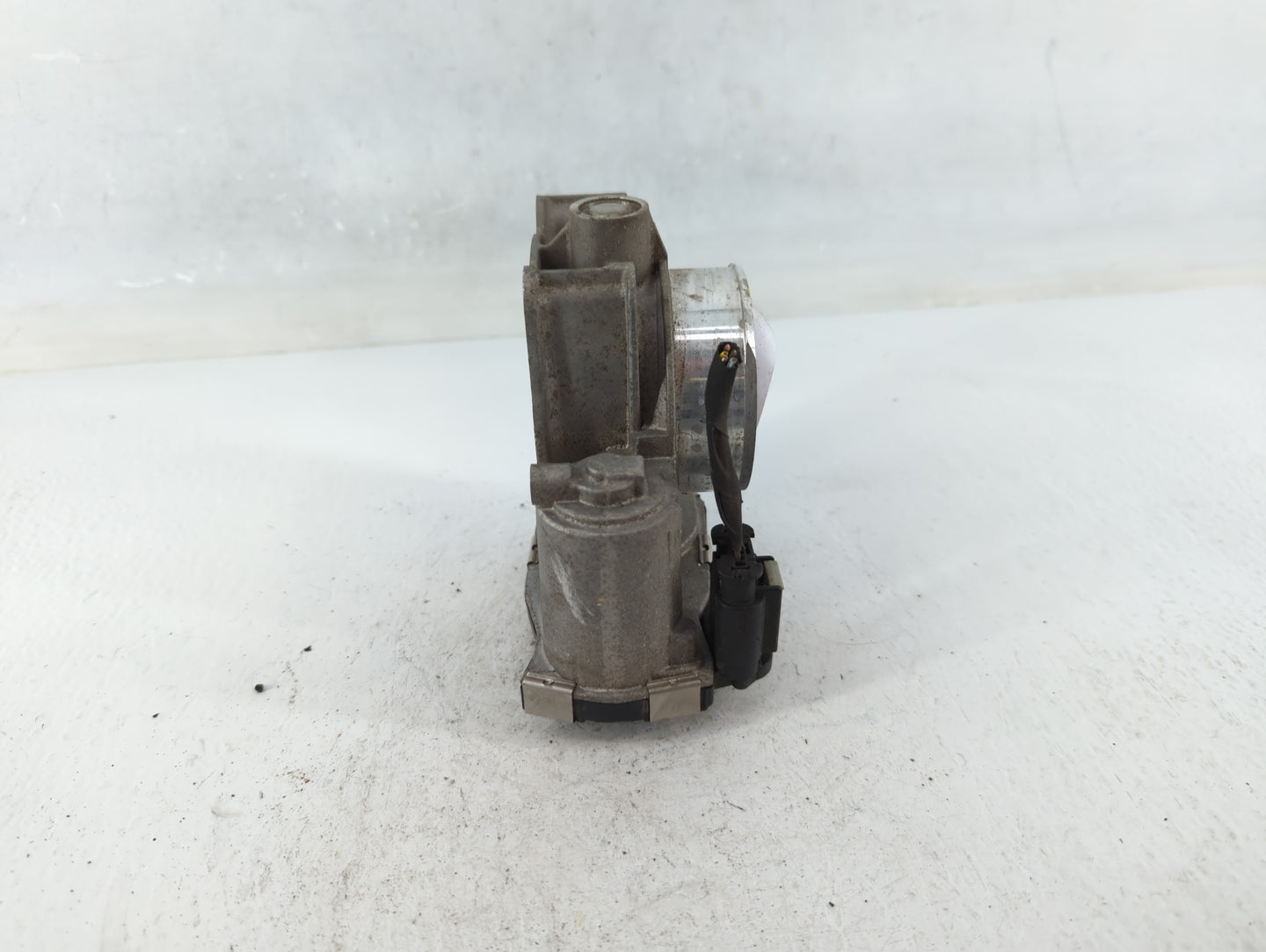 2013-2015 Chevrolet Malibu Throttle Body P/N:12627217DA Fits Fits 2013 2014 2015 2017 2018 2019 2020 OEM Used Auto Parts - O