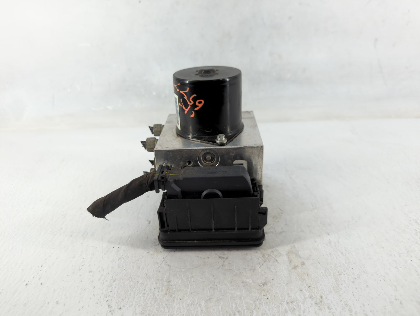 2013-2016 Chevrolet Malibu ABS Pump Control Module Replacement P/N:22863598 Fits Fits 2012 2013 2014 2015 2016 OEM Used Auto