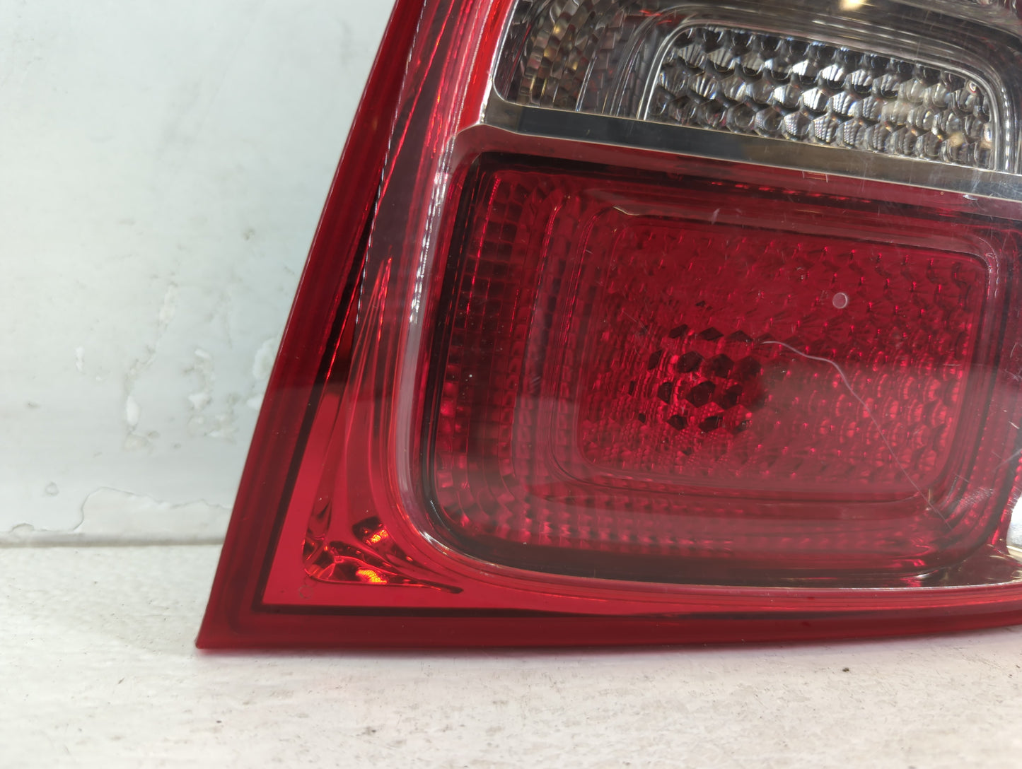 2013-2016 Chevrolet Malibu Tail Light Assembly Passenger Right OEM P/N:22907312 Fits Fits 2013 2014 2015 2016 OEM Used Auto 