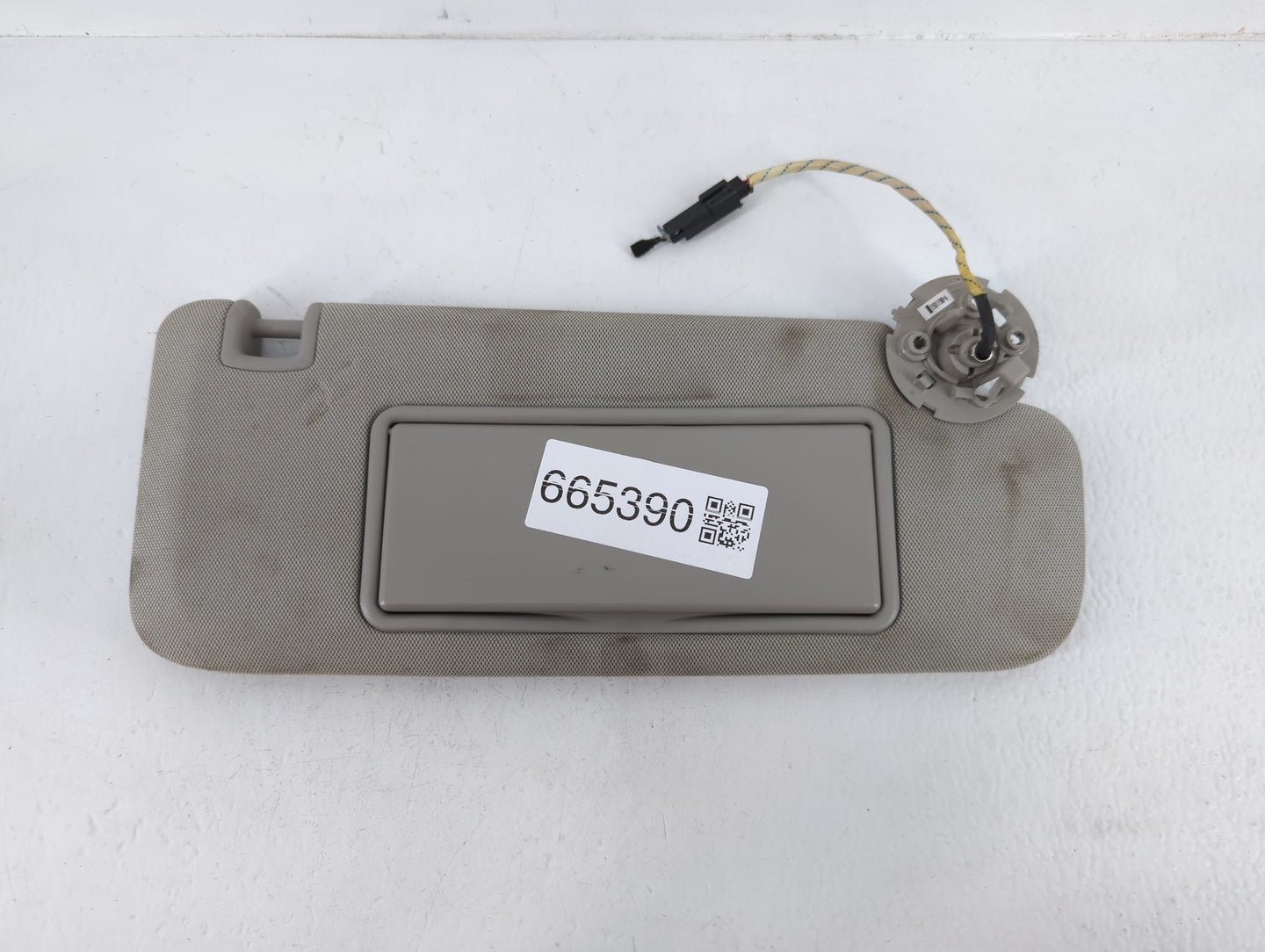 2013-2016 Chevrolet Malibu Sun Visor Shade Replacement Passenger Right Mirror Fits Fits 2013 2014 2015 2016 OEM Used Auto Pa