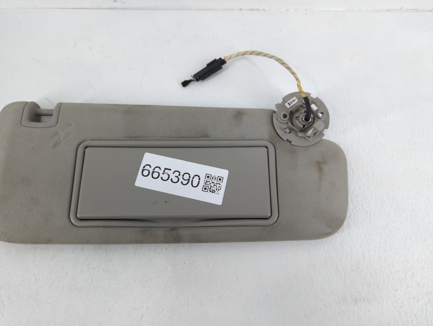 2013-2016 Chevrolet Malibu Sun Visor Shade Replacement Passenger Right Mirror Fits Fits 2013 2014 2015 2016 OEM Used Auto Pa