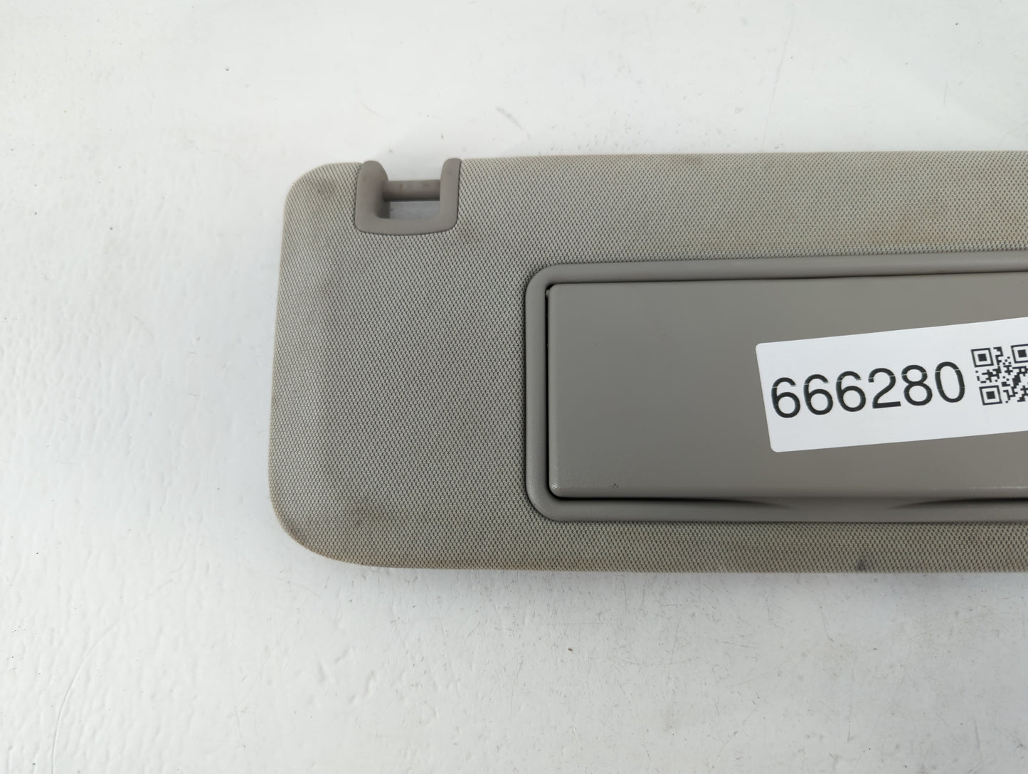 2013-2016 Chevrolet Malibu Sun Visor Shade Replacement Driver Left Mirror Fits Fits 2013 2014 2015 2016 OEM Used Auto Parts 