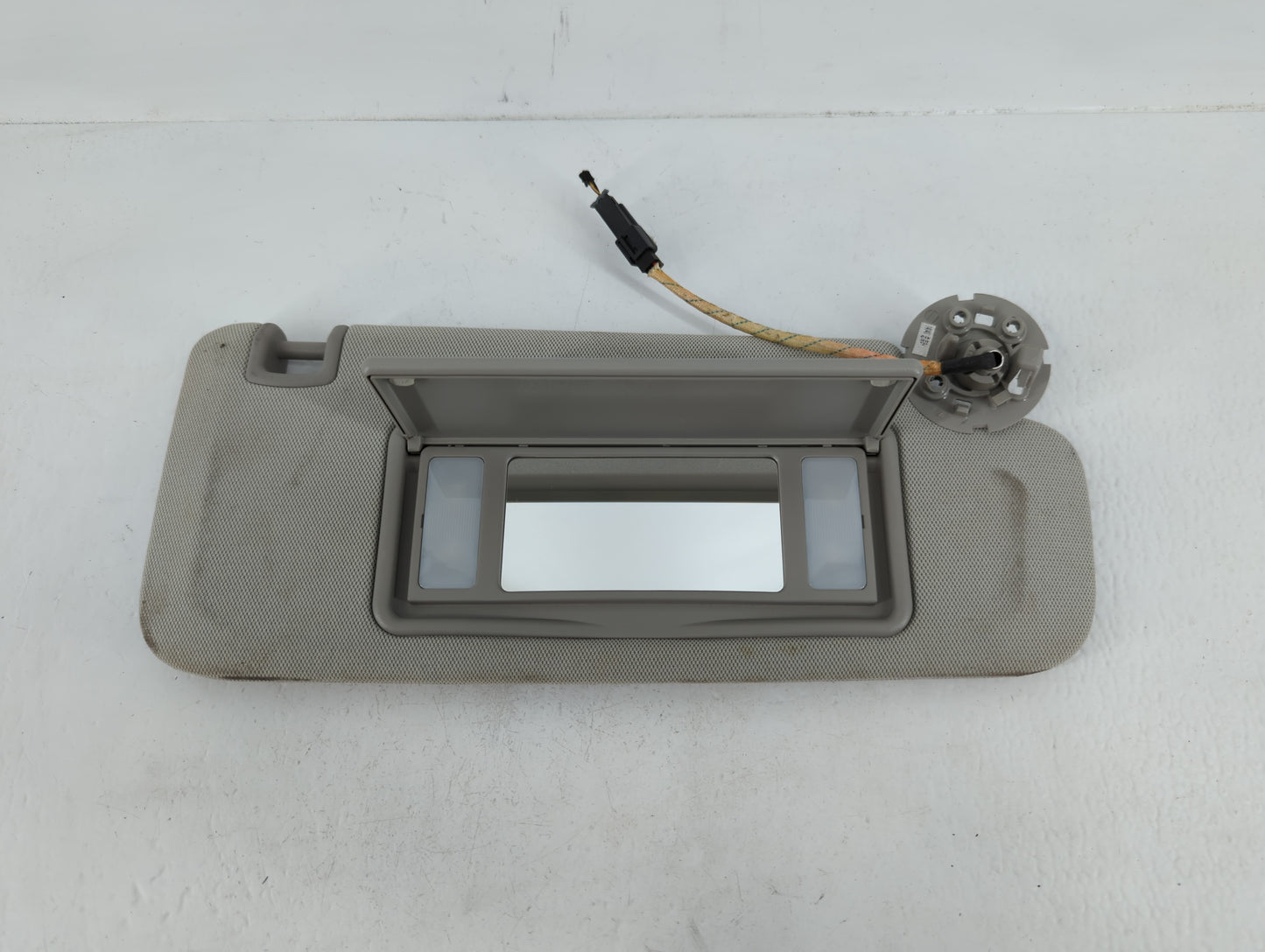 2013-2016 Chevrolet Malibu Sun Visor Shade Replacement Passenger Right Mirror Fits Fits 2013 2014 2015 2016 OEM Used Auto Pa