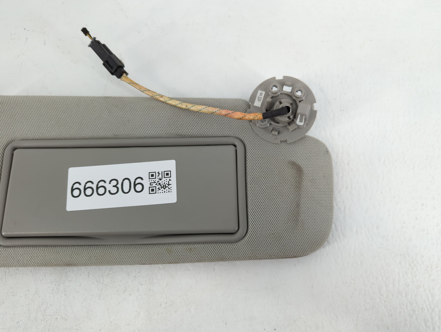 2013-2016 Chevrolet Malibu Sun Visor Shade Replacement Passenger Right Mirror Fits Fits 2013 2014 2015 2016 OEM Used Auto Pa