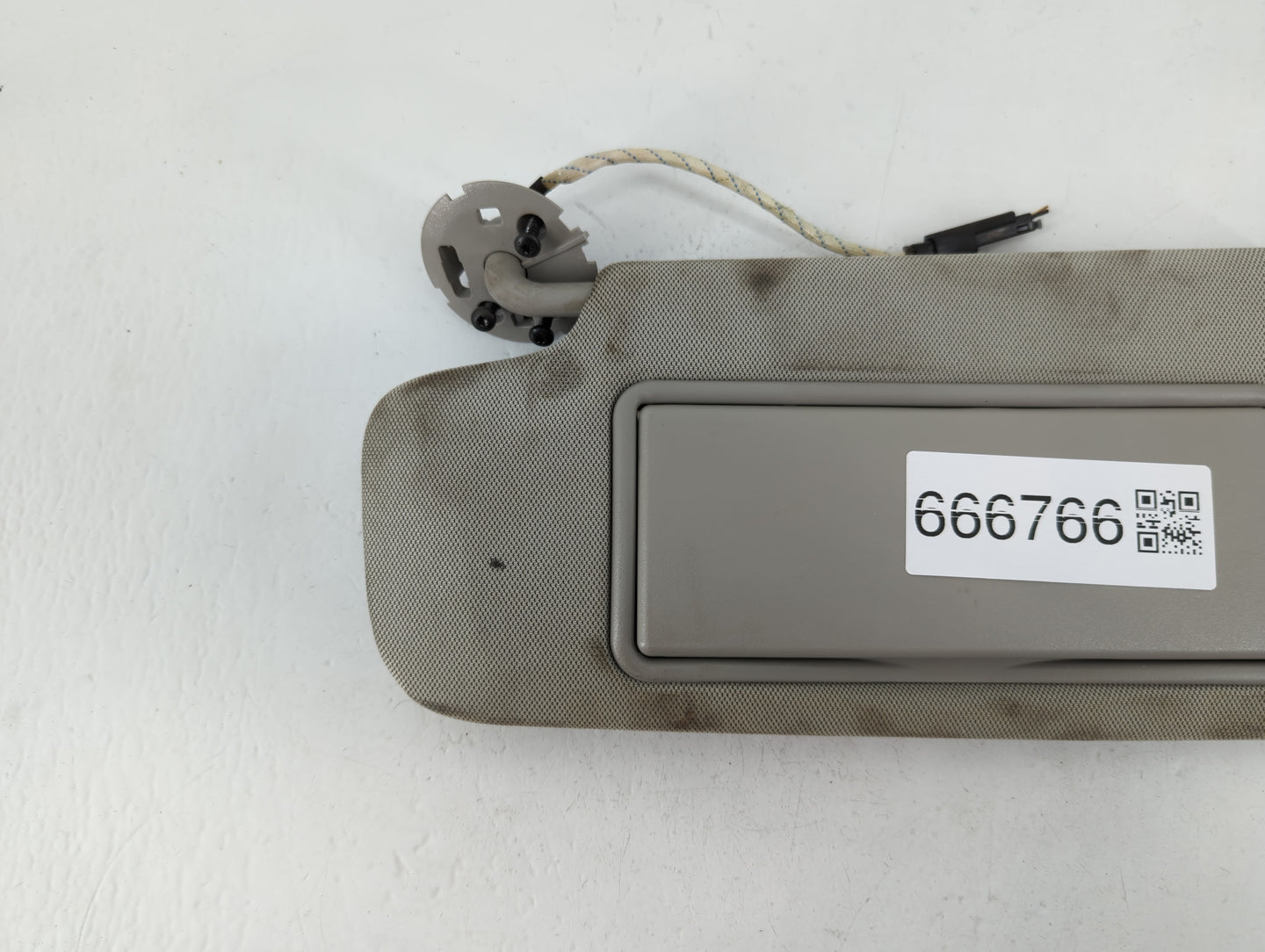 2013-2016 Chevrolet Malibu Sun Visor Shade Replacement Driver Left Mirror Fits Fits 2013 2014 2015 2016 OEM Used Auto Parts 