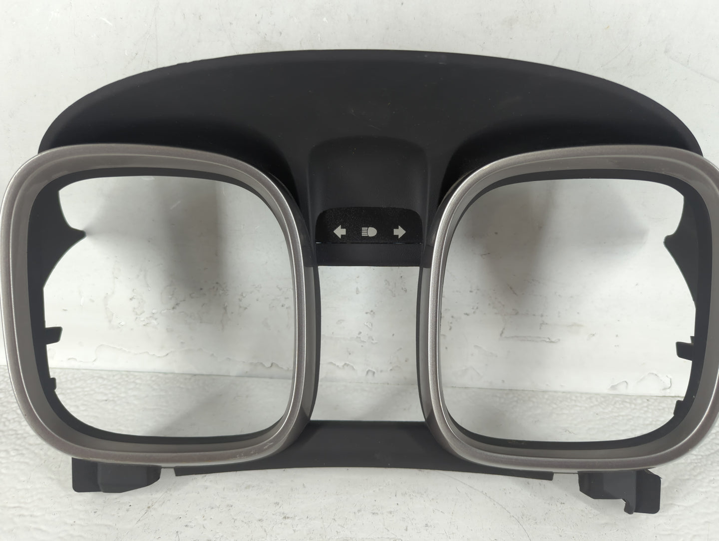 2015 Chevrolet Malibu Instrument Cluster Bezel - Oemusedautoparts1.com