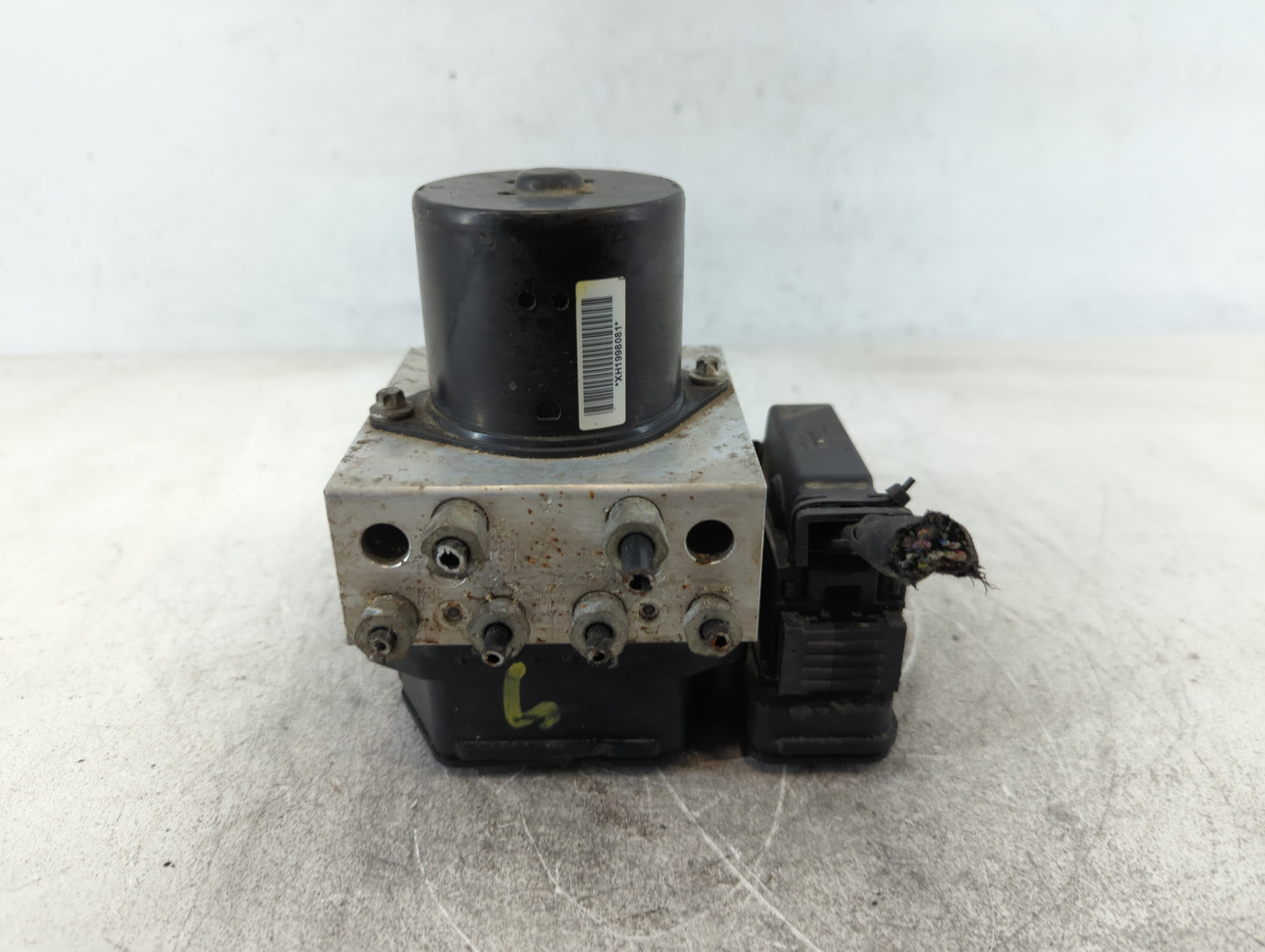 2013-2016 Chevrolet Malibu ABS Pump Control Module Replacement P/N:22863598 Fits Fits 2012 2013 2014 2015 2016 OEM Used Auto