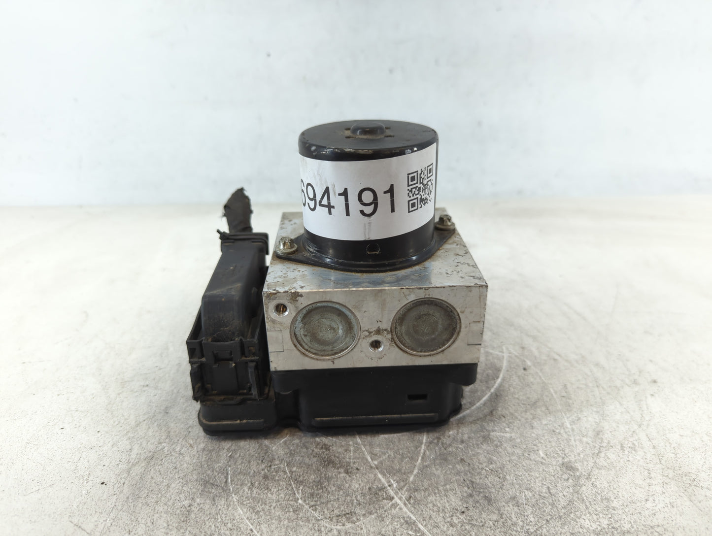 2013-2016 Chevrolet Malibu ABS Pump Control Module Replacement P/N:22863598 Fits Fits 2012 2013 2014 2015 2016 OEM Used Auto