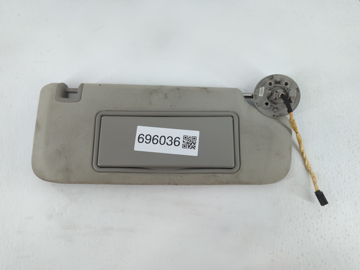 2013-2016 Chevrolet Malibu Sun Visor Shade Replacement Passenger Right Mirror Fits Fits 2013 2014 2015 2016 OEM Used Auto Pa