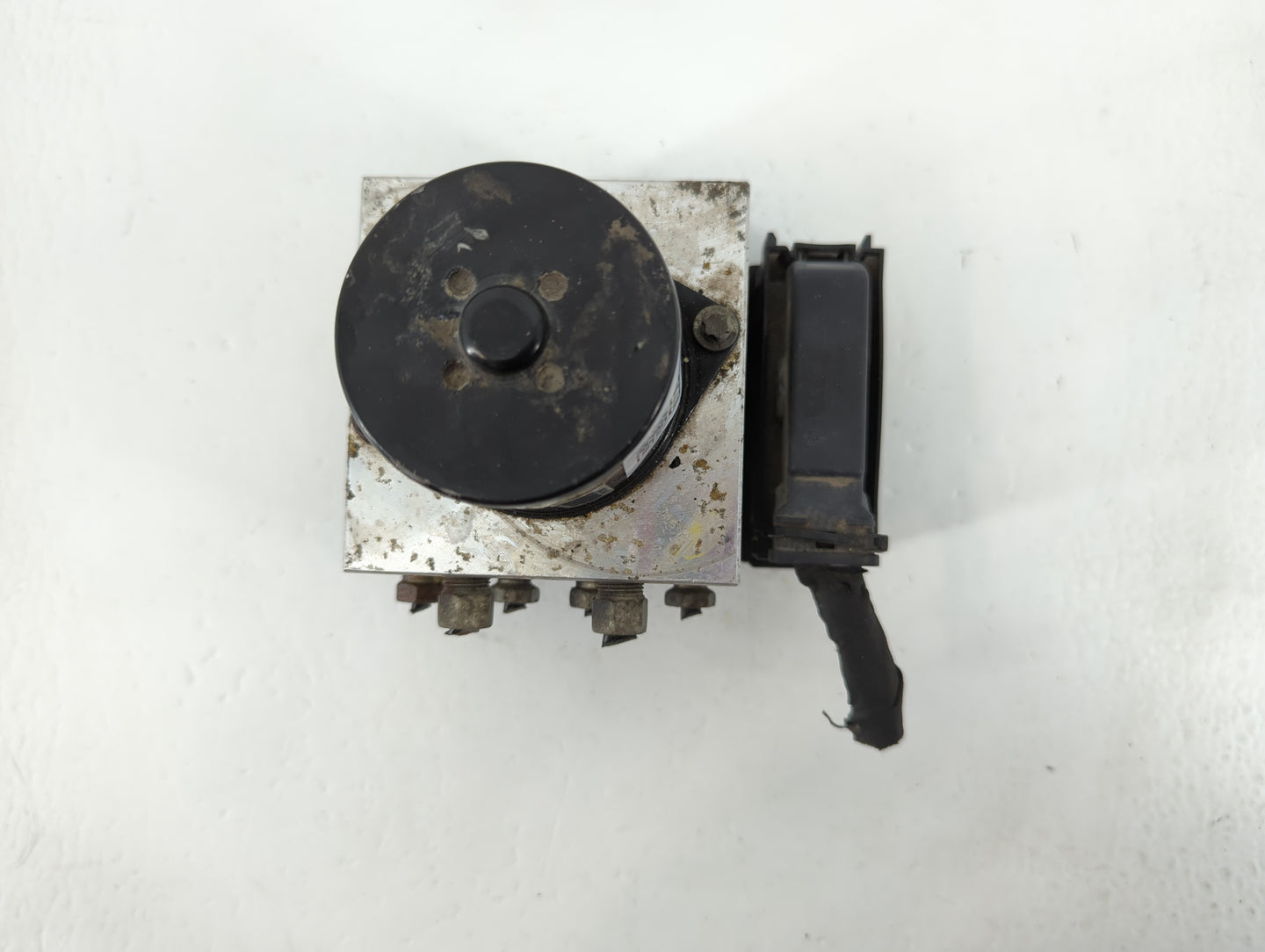 2013-2016 Chevrolet Malibu ABS Pump Control Module Replacement P/N:22863598 Fits Fits 2012 2013 2014 2015 2016 OEM Used Auto