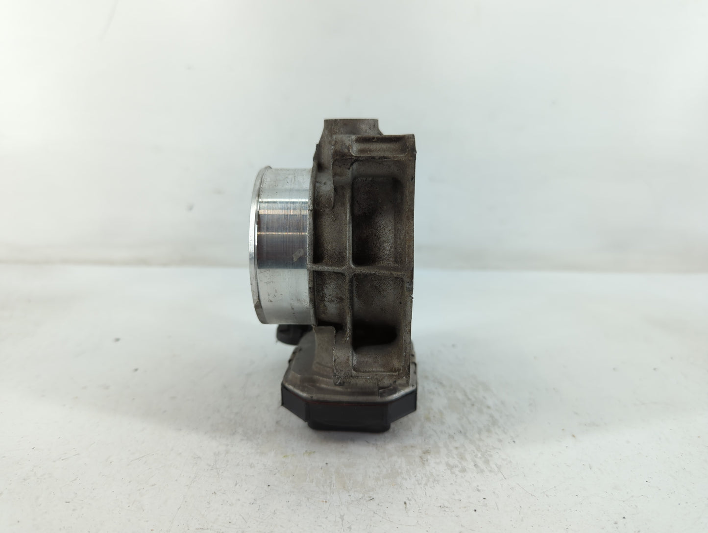 2013-2015 Chevrolet Malibu Throttle Body P/N:12627217DA Fits Fits 2013 2014 2015 2017 2018 2019 2020 OEM Used Auto Parts - O