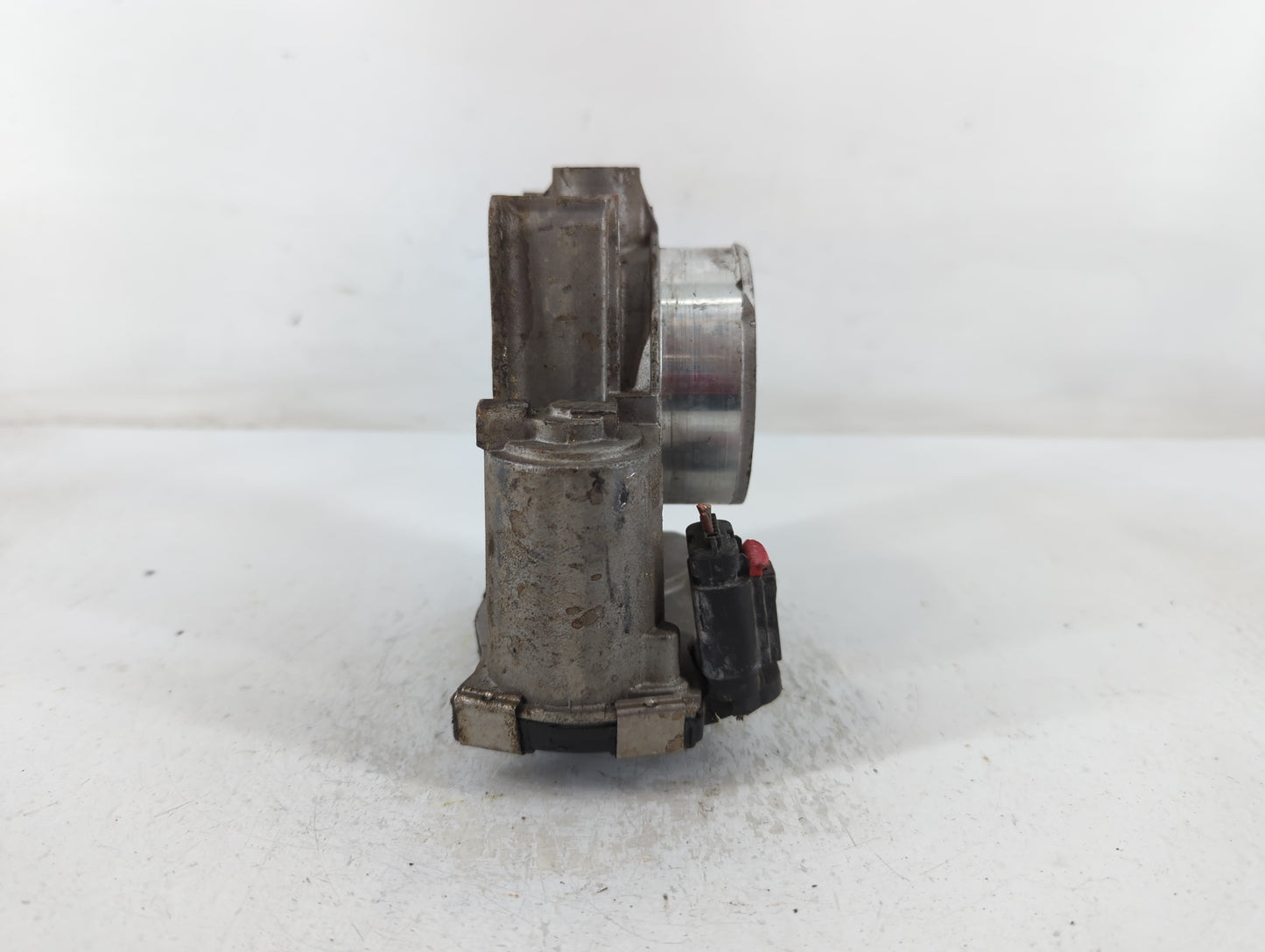 2013-2015 Chevrolet Malibu Throttle Body P/N:12627217DA Fits Fits 2013 2014 2015 2017 2018 2019 2020 OEM Used Auto Parts - O