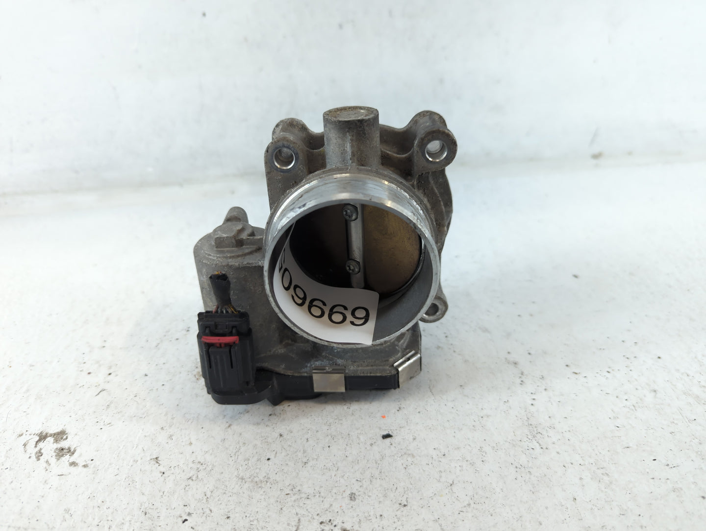 2013-2015 Chevrolet Malibu Throttle Body P/N:12627217DA Fits Fits 2013 2014 2015 2017 2018 2019 2020 OEM Used Auto Parts - O