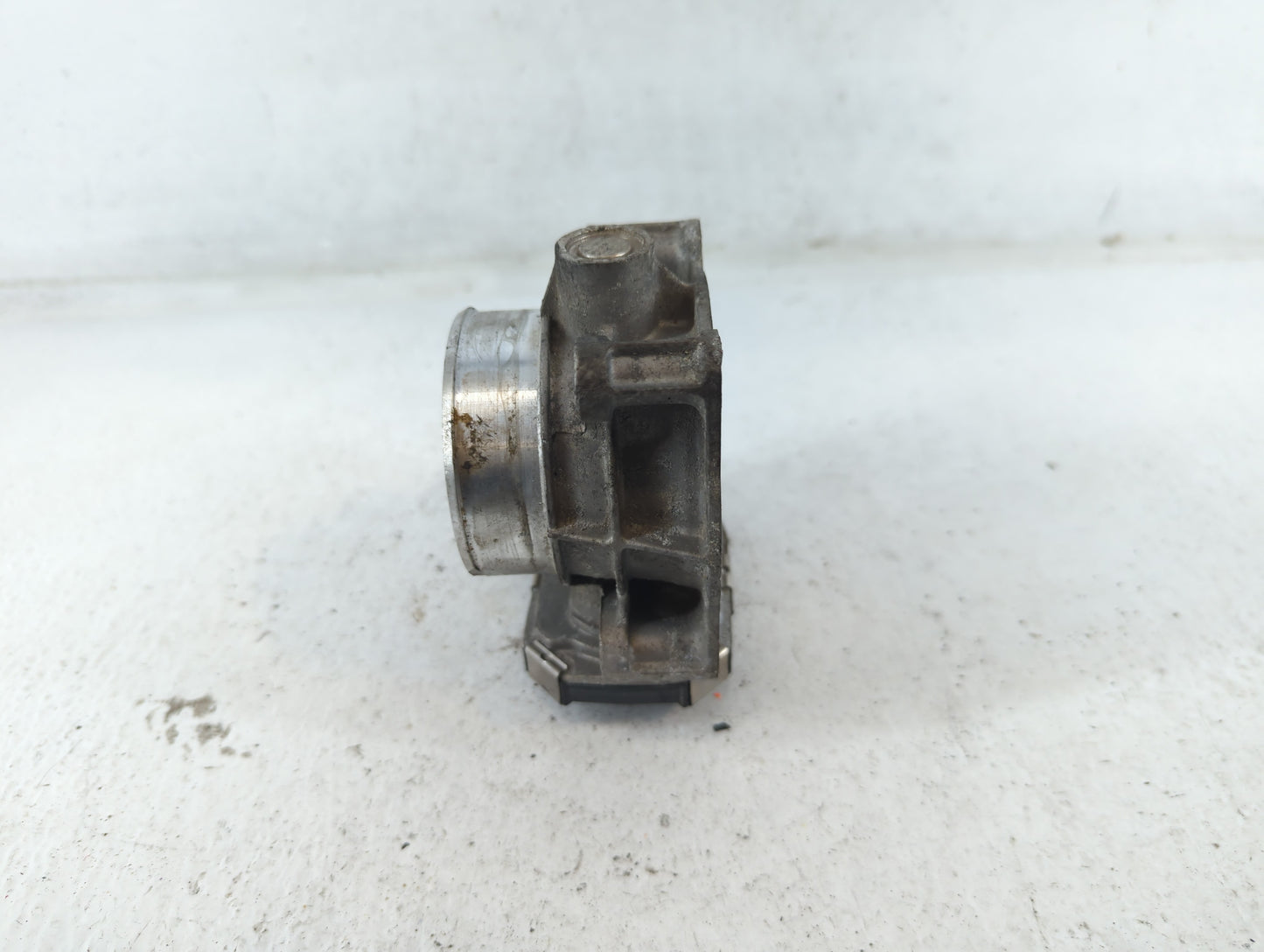 2013-2015 Chevrolet Malibu Throttle Body P/N:12627217DA Fits Fits 2013 2014 2015 2017 2018 2019 2020 OEM Used Auto Parts - O