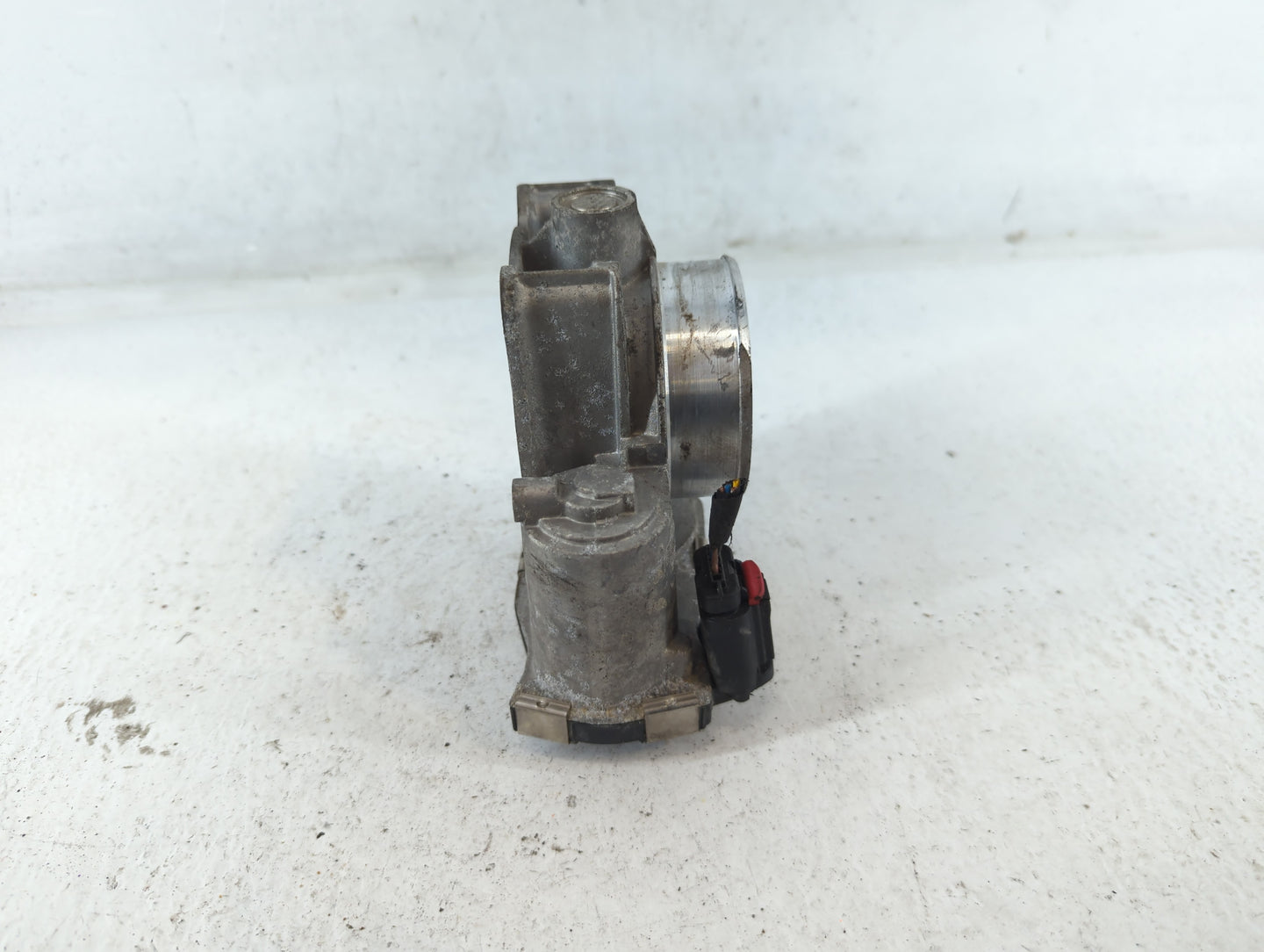 2013-2015 Chevrolet Malibu Throttle Body P/N:12627217DA Fits Fits 2013 2014 2015 2017 2018 2019 2020 OEM Used Auto Parts - O