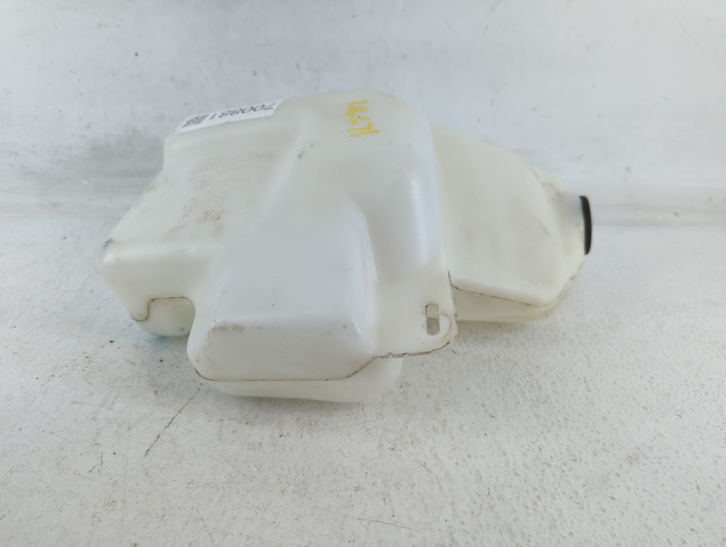 2013 Chevrolet Malibu Radiator Coolant Overflow Expansion Tank Bottle - Oemusedautoparts1.com