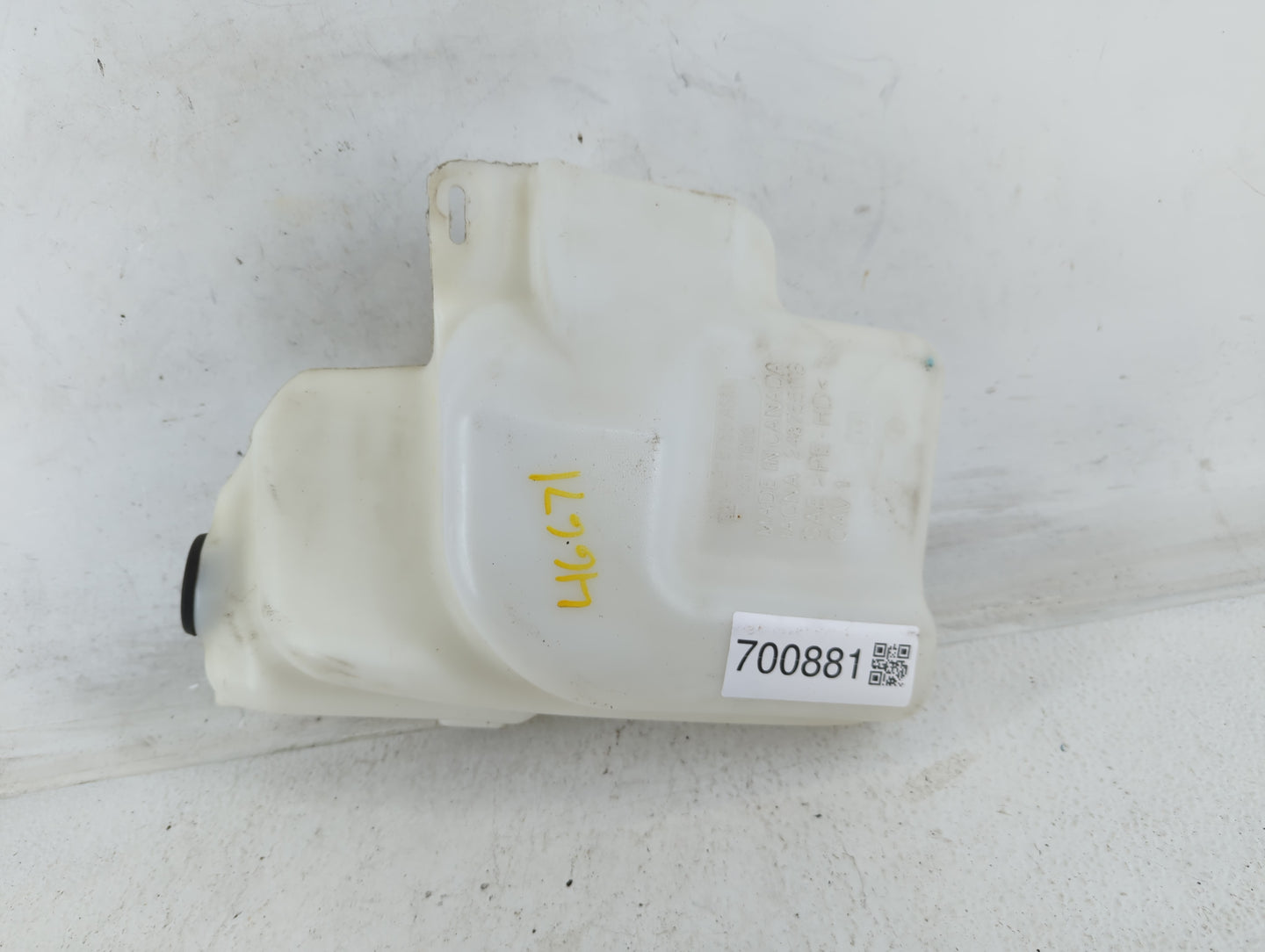 2013 Chevrolet Malibu Radiator Coolant Overflow Expansion Tank Bottle - Oemusedautoparts1.com