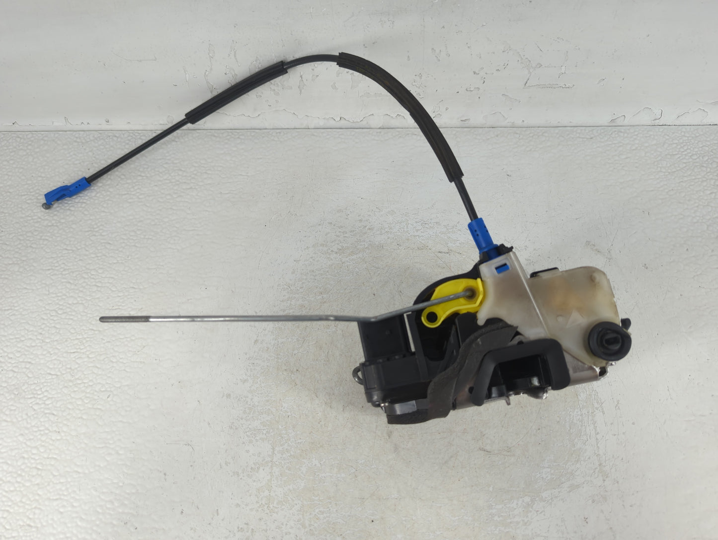 2015 Chevrolet Malibu Driver Rear Left Door Handle Exterior Assembly - Oemusedautoparts1.com