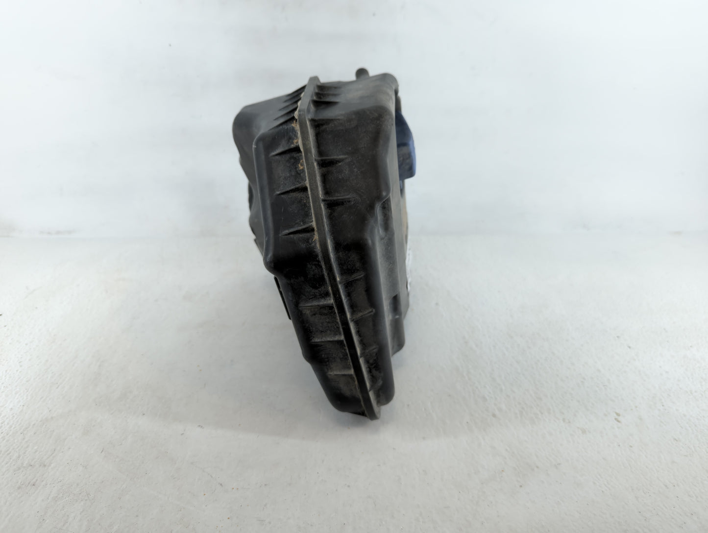 2013-2016 Chevrolet Malibu Windshield Washer Fluid Reservoir Bottle Oem - Oemusedautoparts1.com