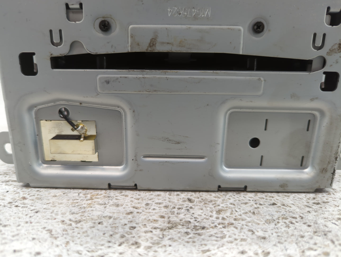 2014-2016 Chevrolet Malibu Am Fm Cd Player Radio Receiver - Oemusedautoparts1.com