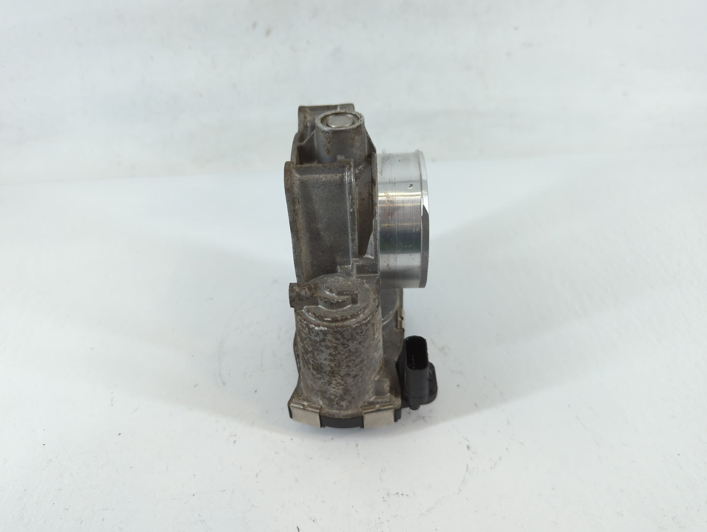 2013-2015 Chevrolet Malibu Throttle Body P/N:12627217DA Fits Fits 2013 2014 2015 2017 2018 2019 2020 OEM Used Auto Parts - O
