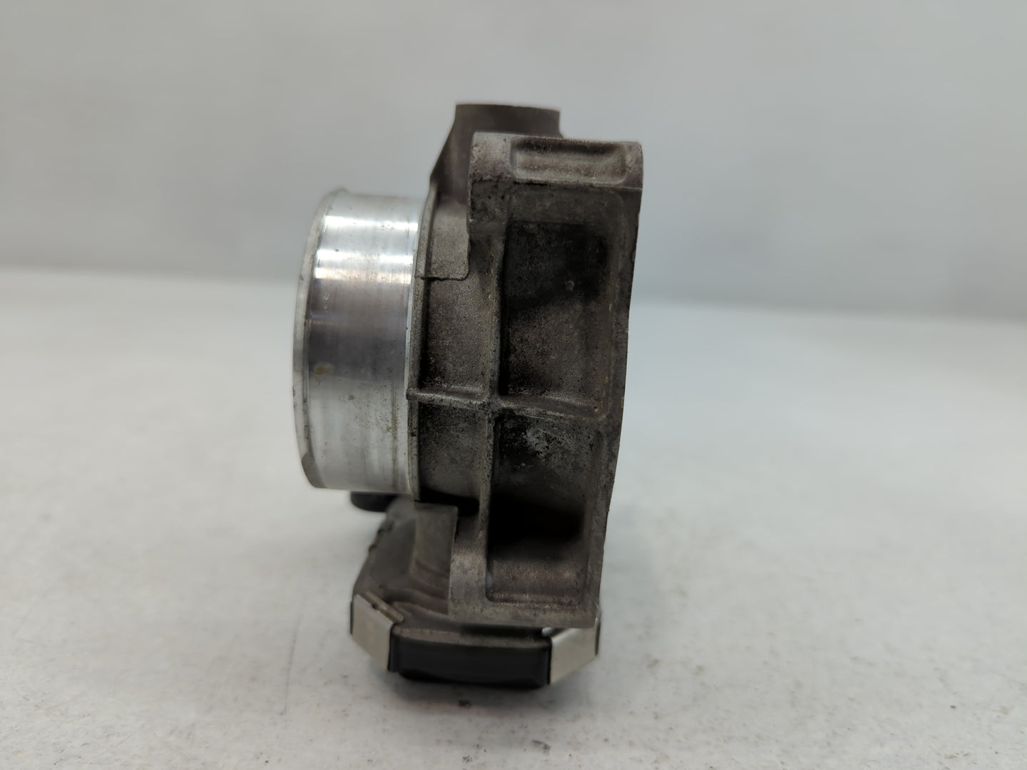 2013-2021 Chevrolet Malibu Throttle Body P/N:12627217DA Fits Fits 2013 2014 2015 2016 2017 2018 2019 2020 2021 OEM Used Auto