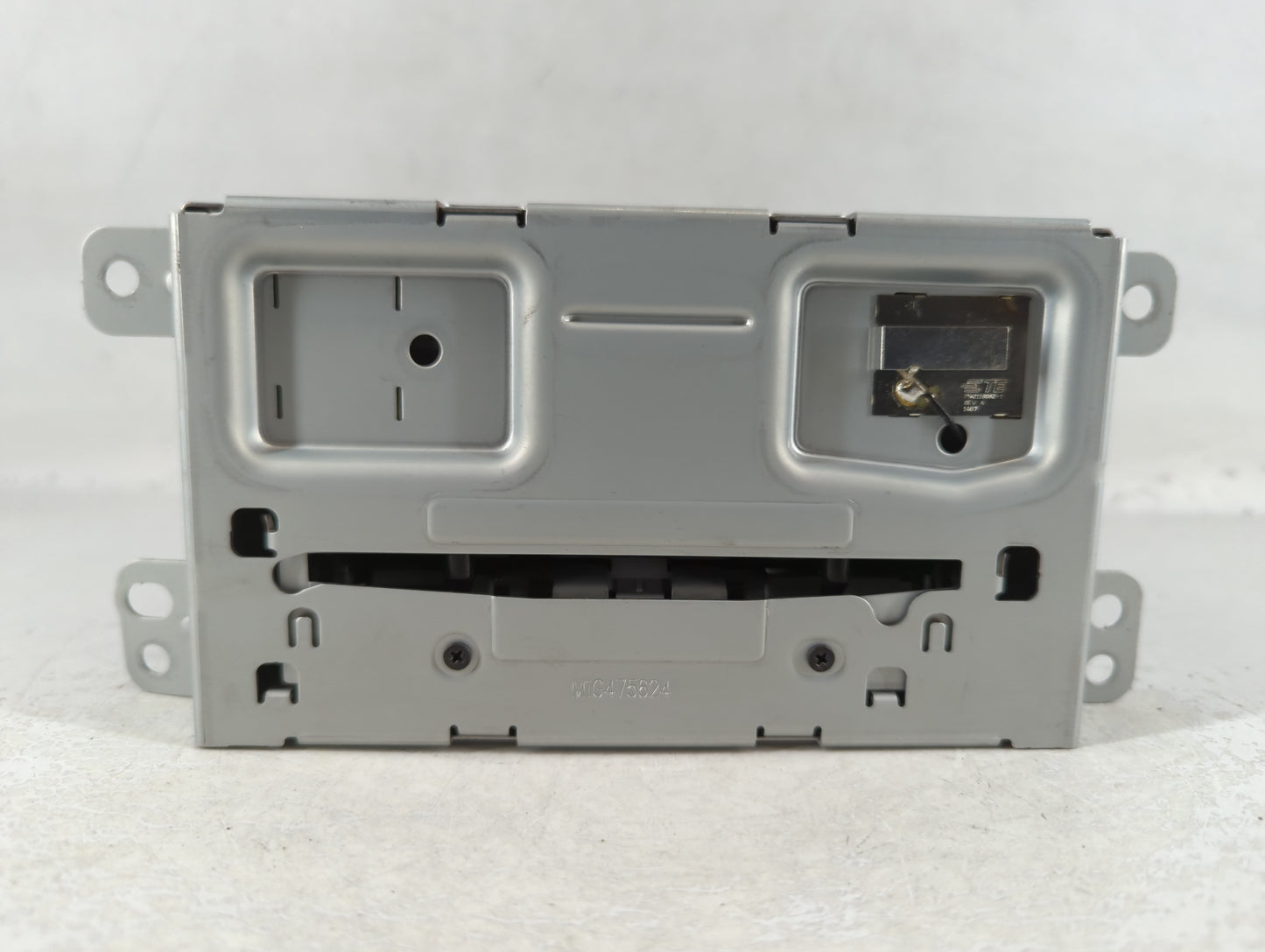 2014-2016 Chevrolet Malibu Am Fm Cd Player Radio Receiver - Oemusedautoparts1.com