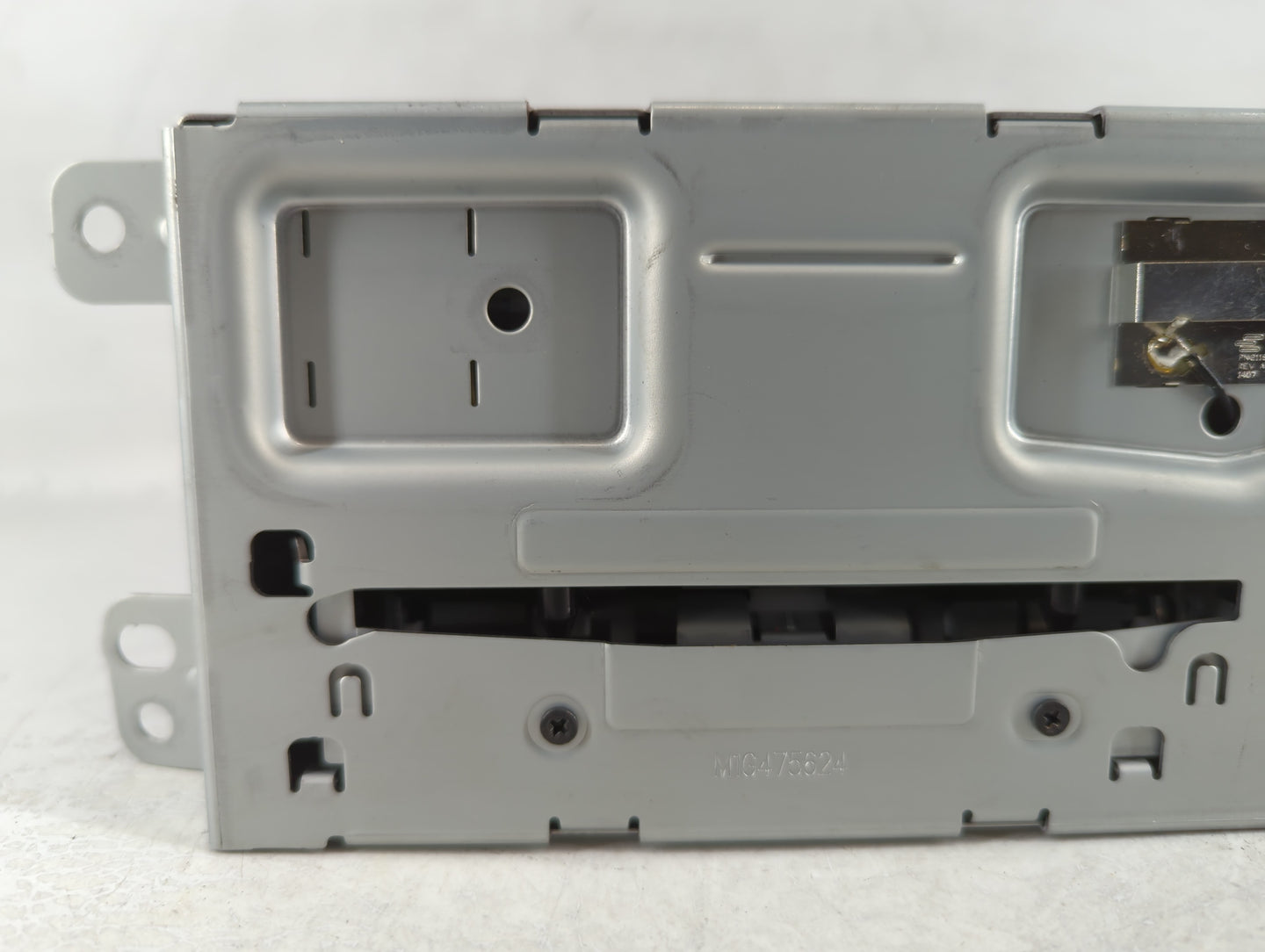 2014-2016 Chevrolet Malibu Am Fm Cd Player Radio Receiver - Oemusedautoparts1.com