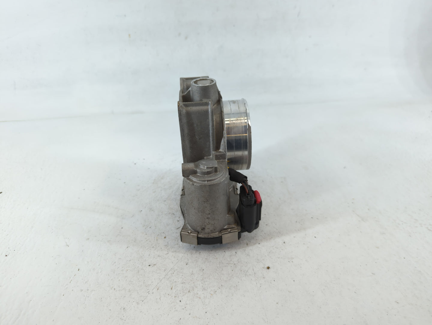 2013-2015 Chevrolet Malibu Throttle Body P/N:12627217DA Fits Fits 2013 2014 2015 2017 2018 2019 2020 OEM Used Auto Parts - O