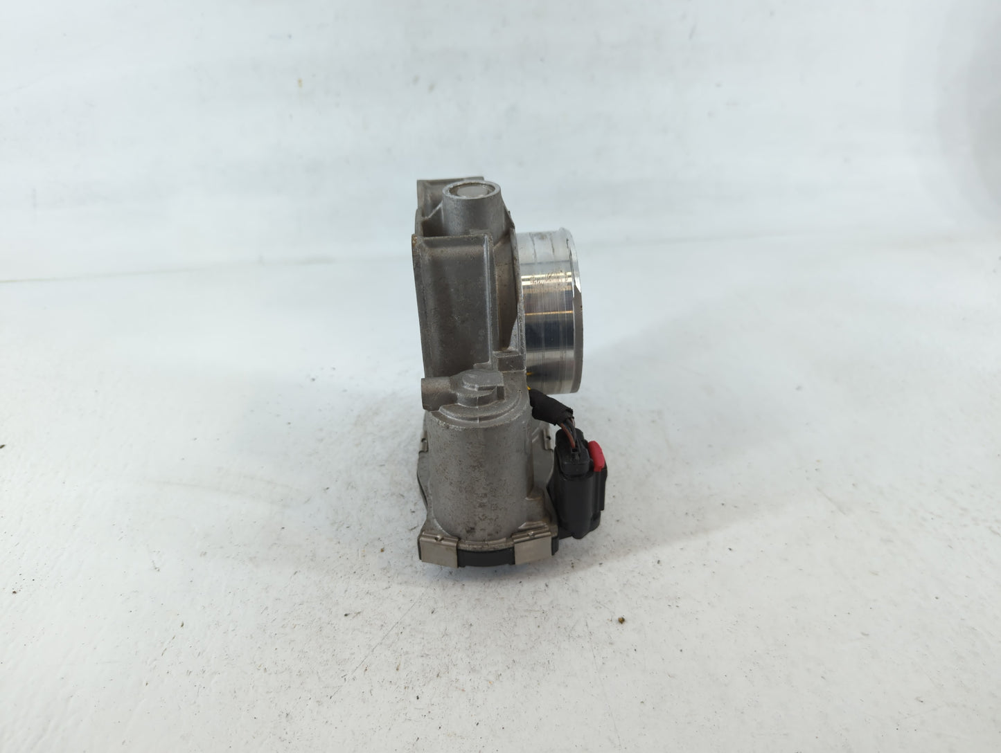2013-2015 Chevrolet Malibu Throttle Body P/N:12627217DA Fits Fits 2013 2014 2015 2017 2018 2019 2020 OEM Used Auto Parts - O
