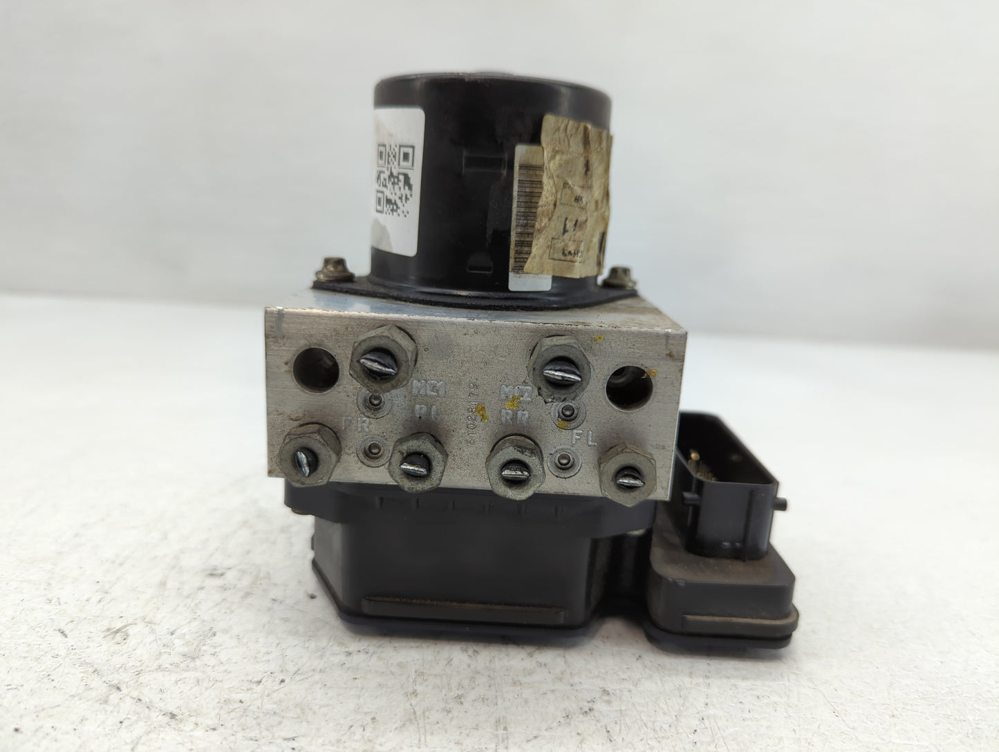 2013-2016 Chevrolet Malibu ABS Pump Control Module Replacement P/N:14177461311 Fits Fits 2012 2013 2014 2015 2016 OEM Used A