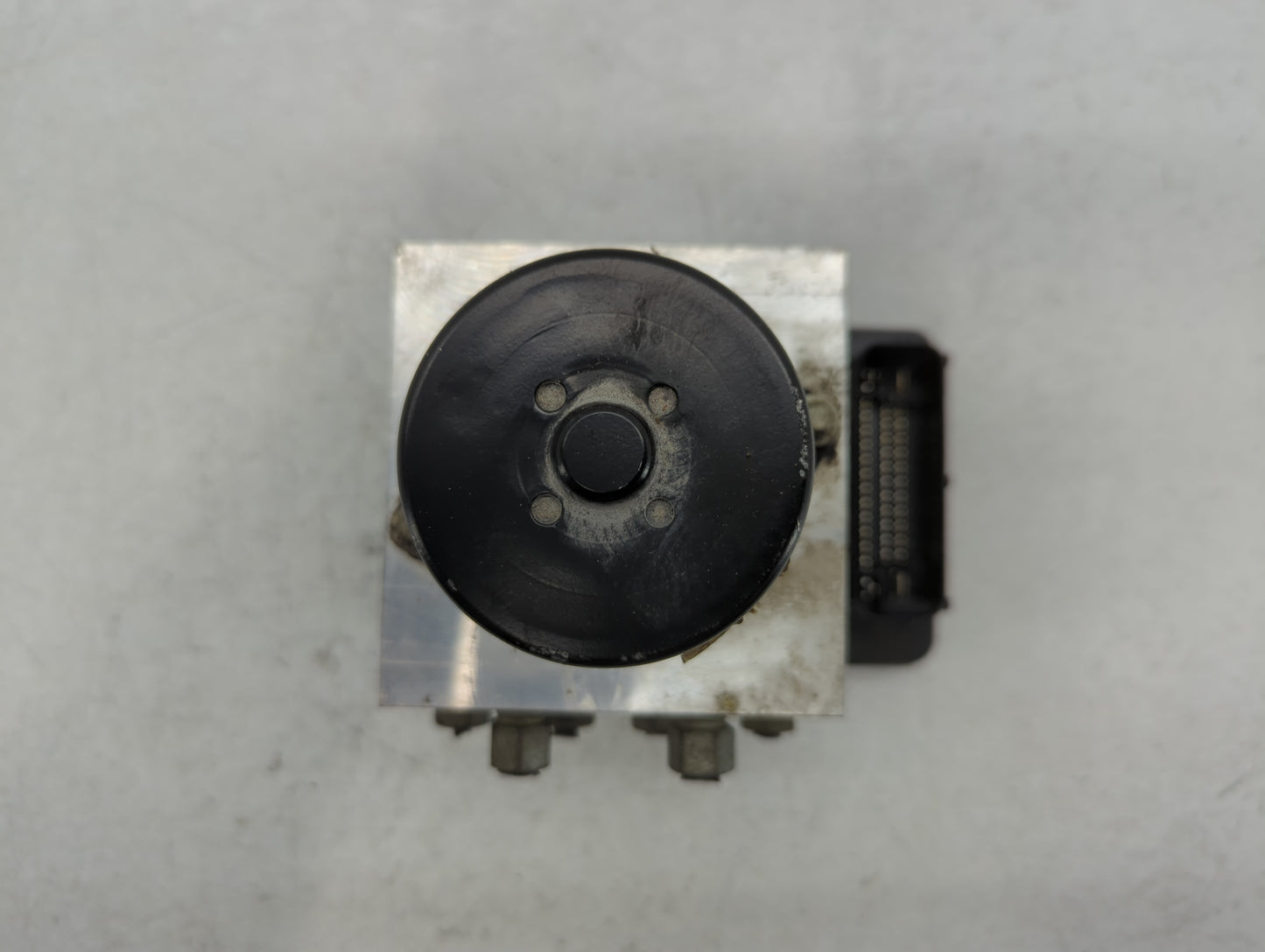 2013-2016 Chevrolet Malibu ABS Pump Control Module Replacement P/N:14177461311 Fits Fits 2012 2013 2014 2015 2016 OEM Used A