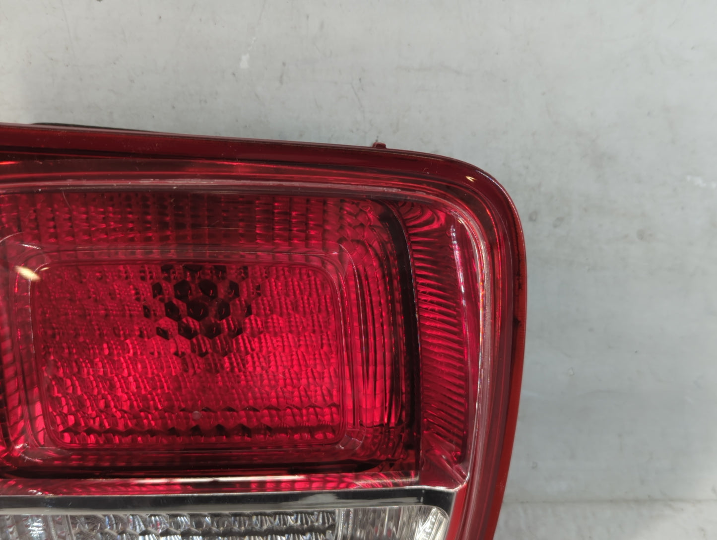 2013-2016 Chevrolet Malibu Tail Light Assembly Driver Left OEM P/N:322161 22907312 Fits Fits 2013 2014 2015 2016 OEM Used Au